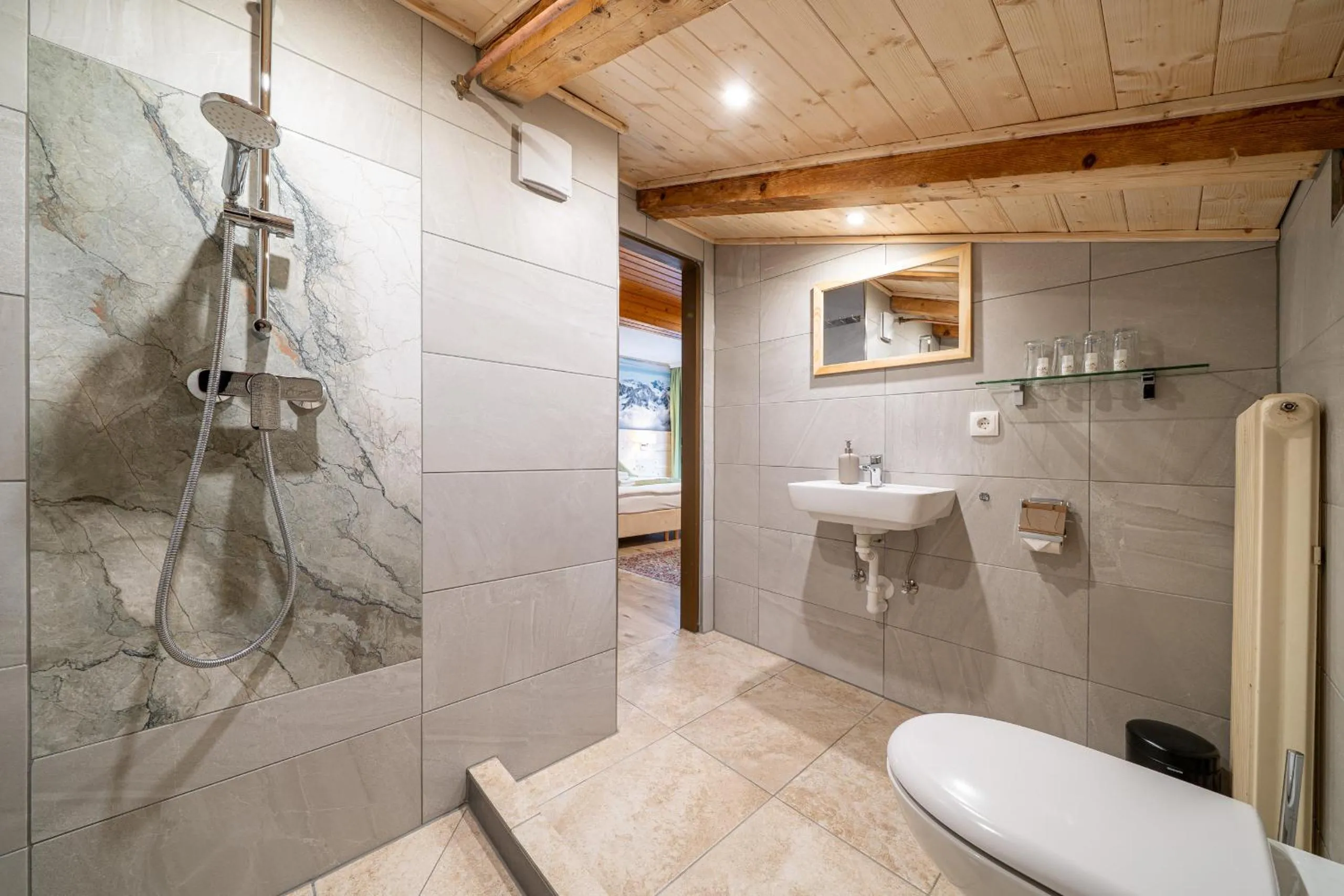 Bathroom in Pension Hofweyer