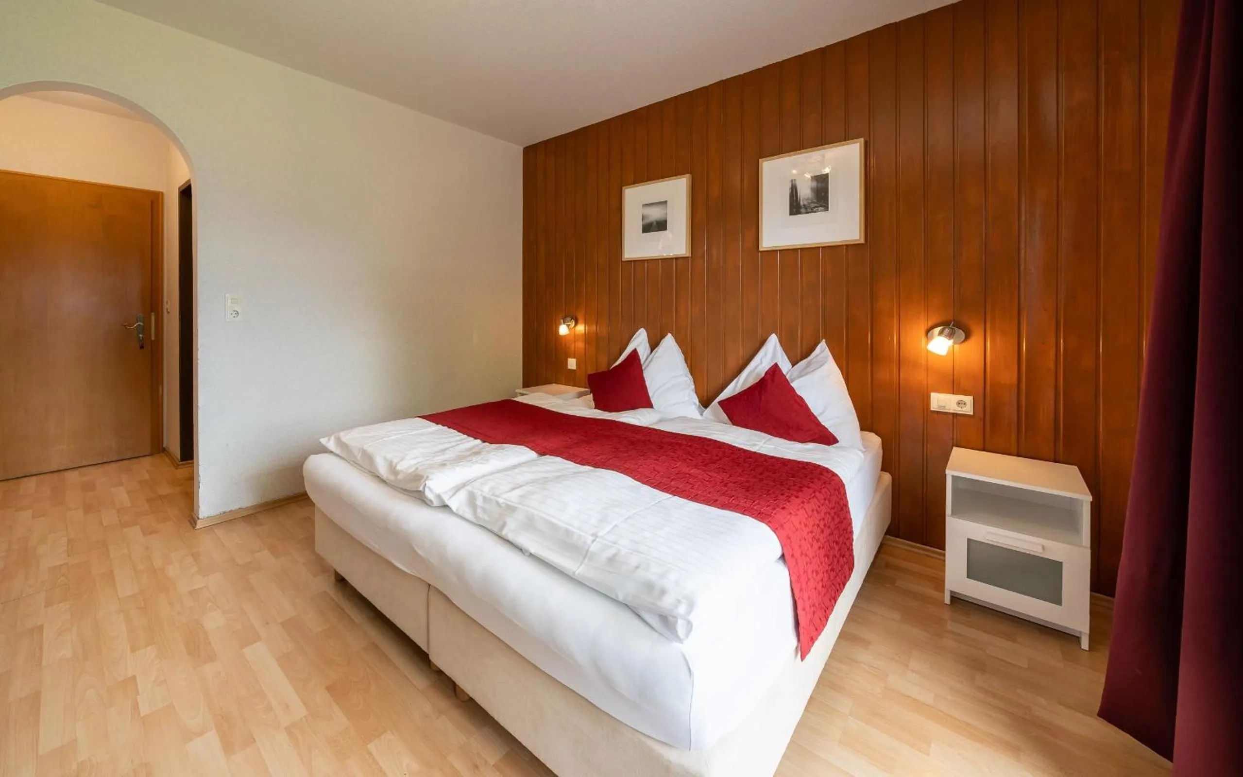 Photo of the whole room, Bed in Pension Hofweyer