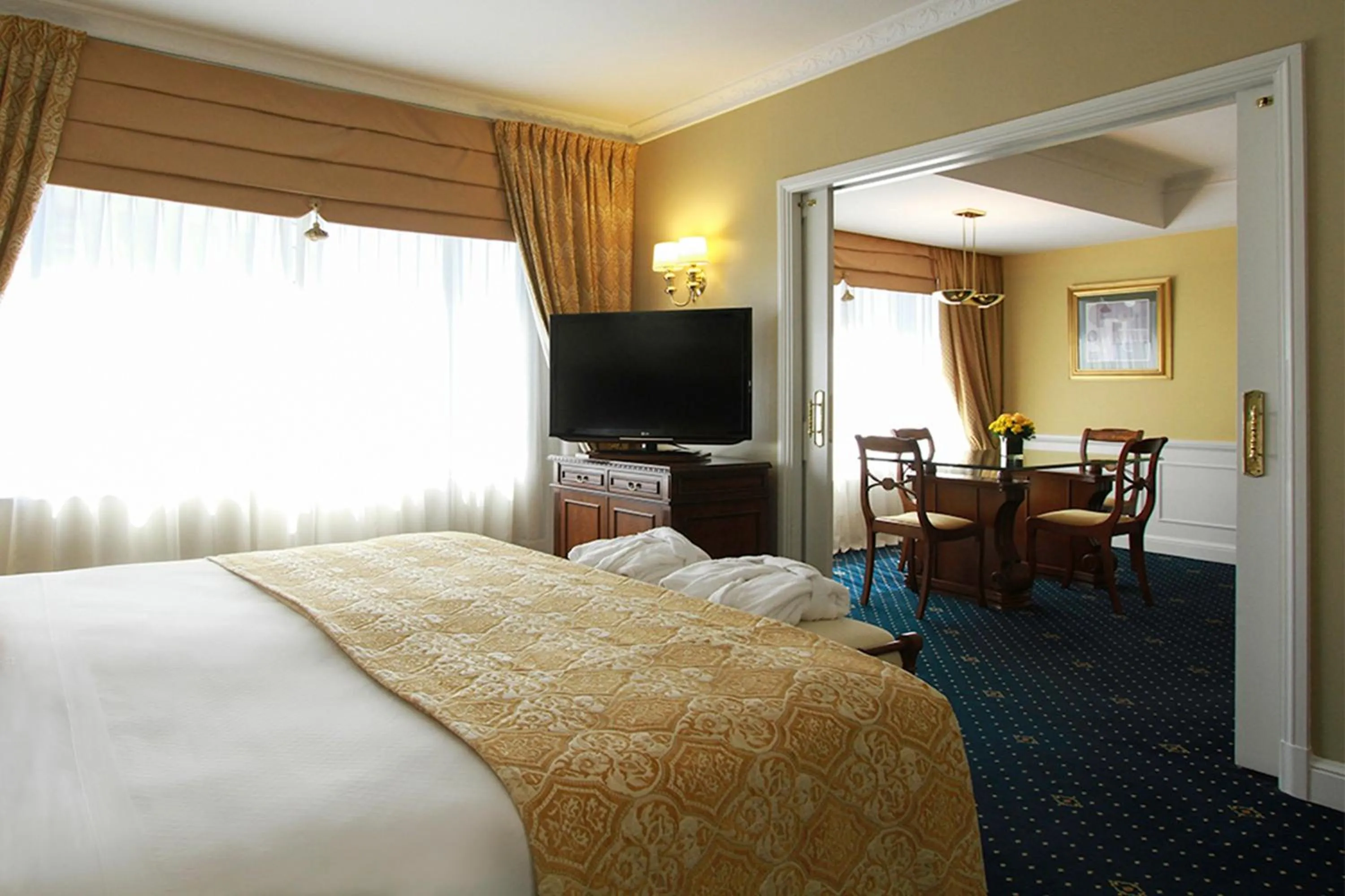 Bed in Emperador Hotel Buenos Aires