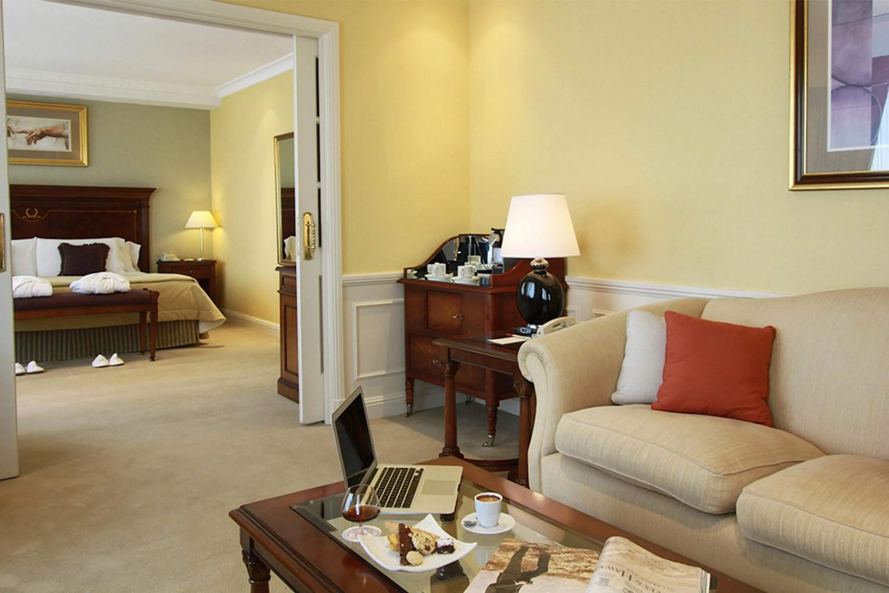 Living room, Bed in Emperador Hotel Buenos Aires