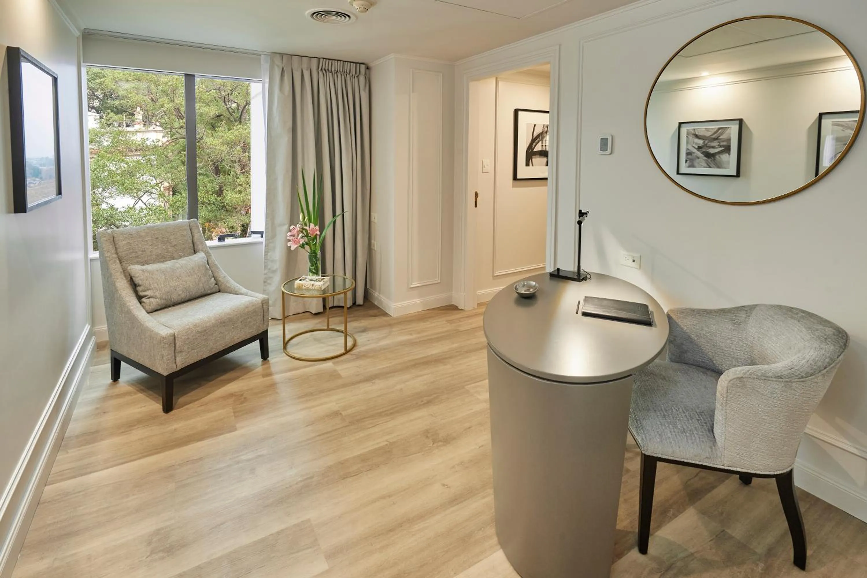 Seating area in Emperador Hotel Buenos Aires