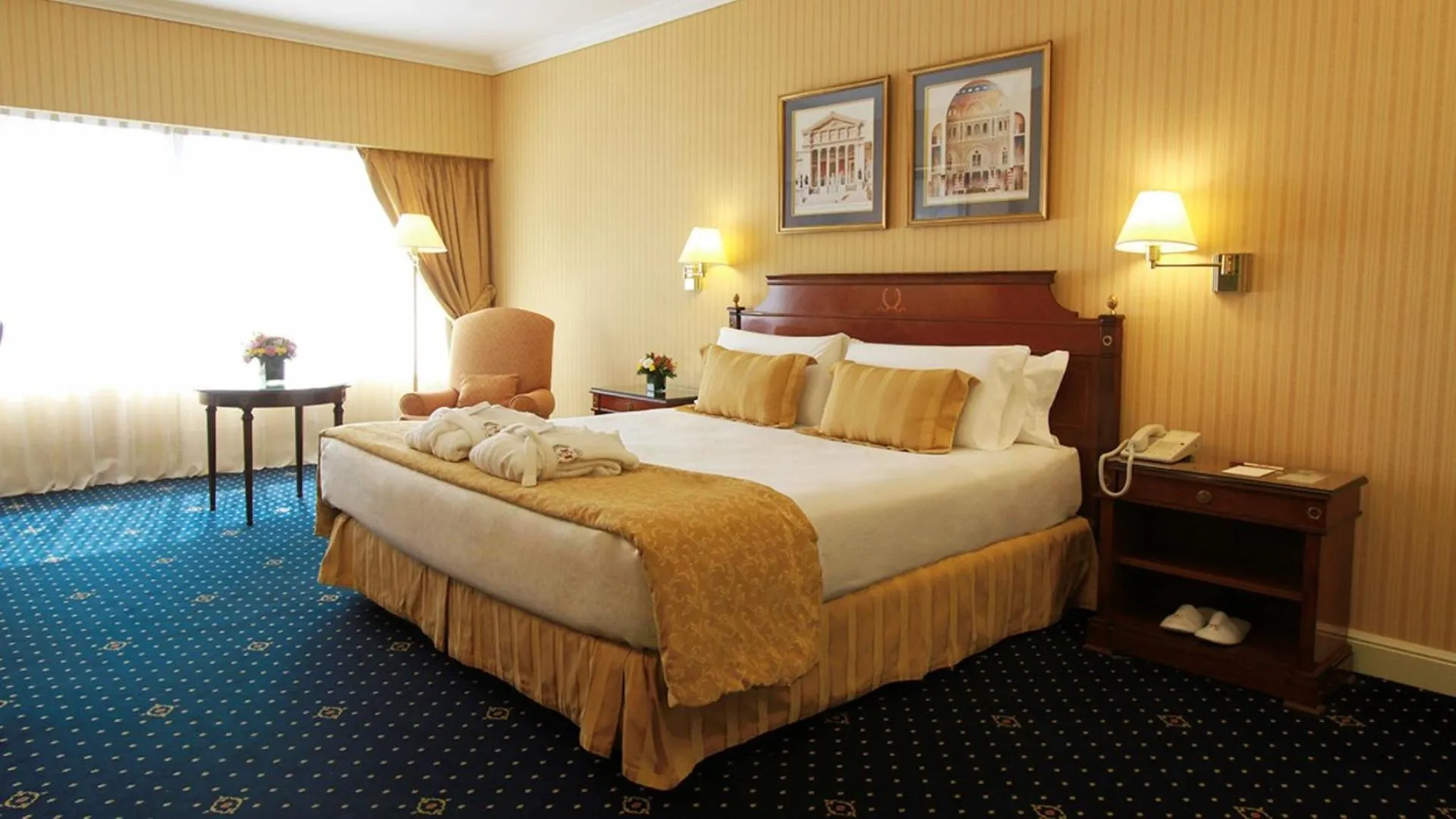 Bedroom, Bed in Emperador Hotel Buenos Aires