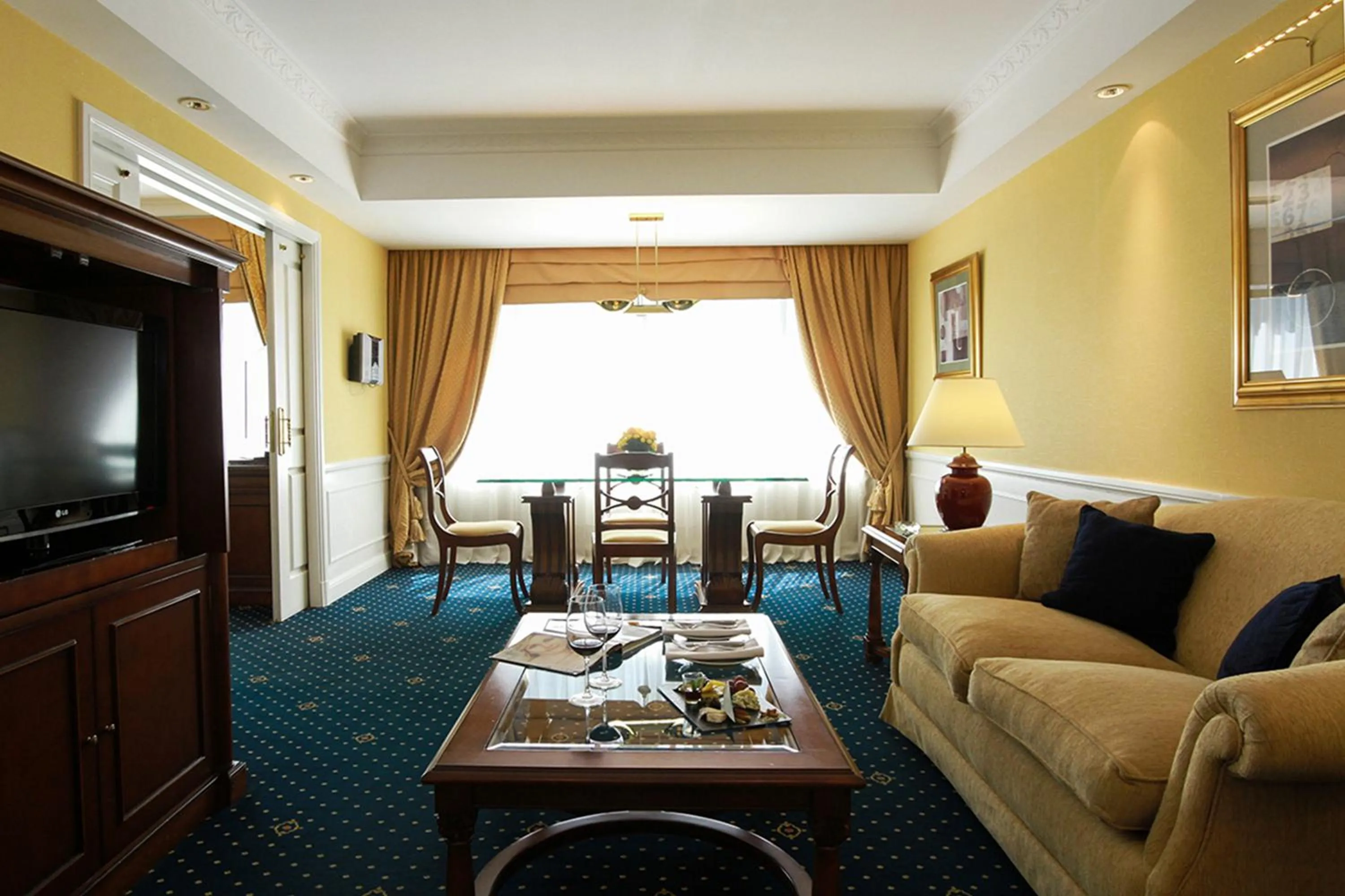 Living room in Emperador Hotel Buenos Aires