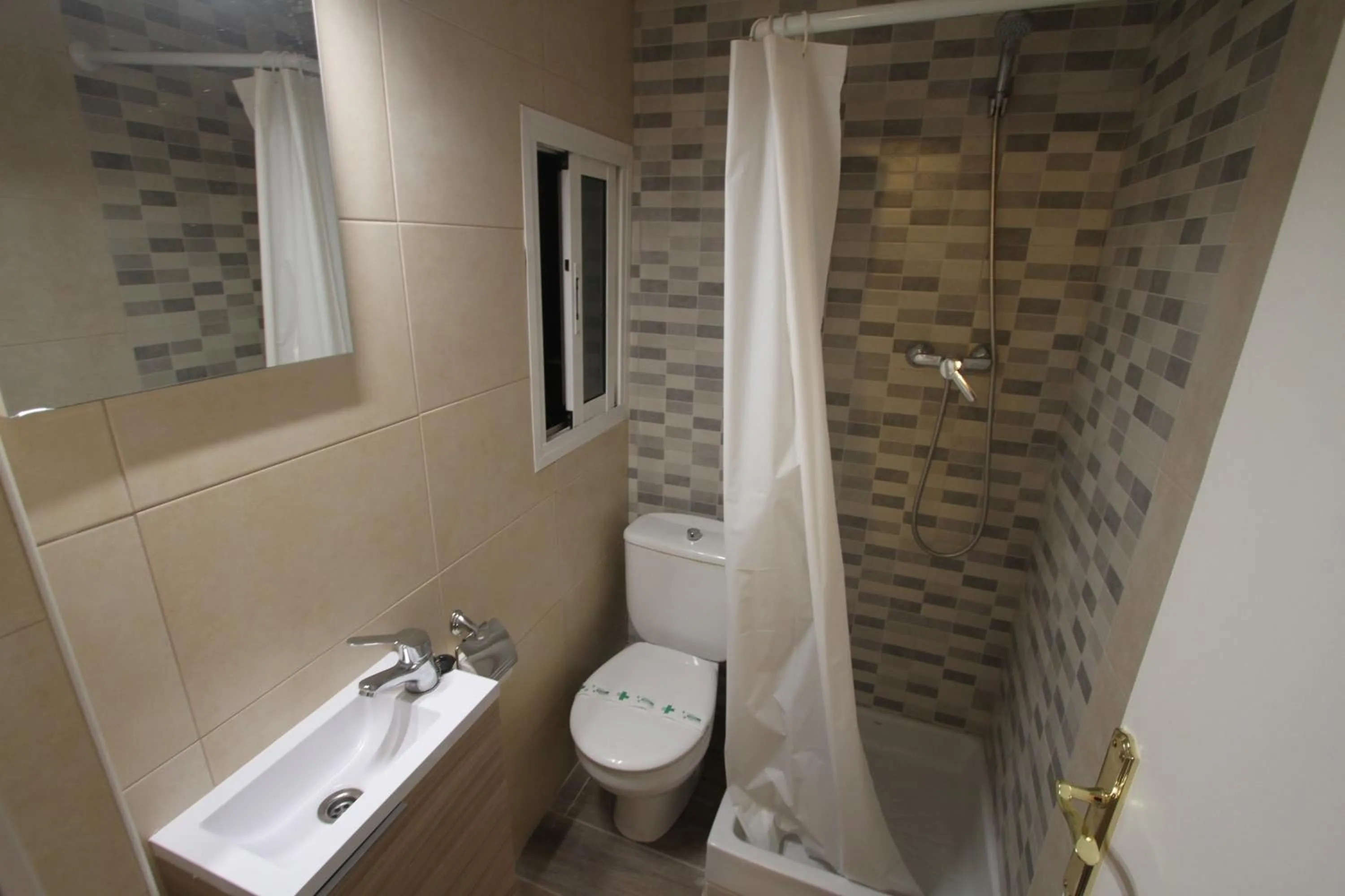 Toilet in For a Stay Pineda Mar