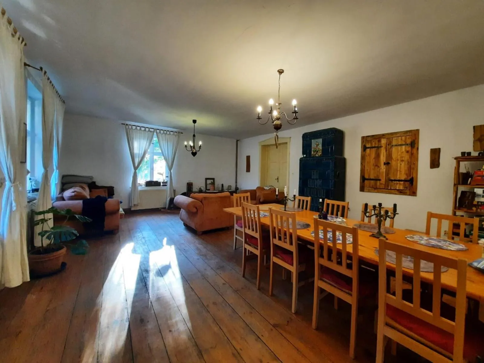 Communal lounge/ TV room in Dom na Mazurach Pilec