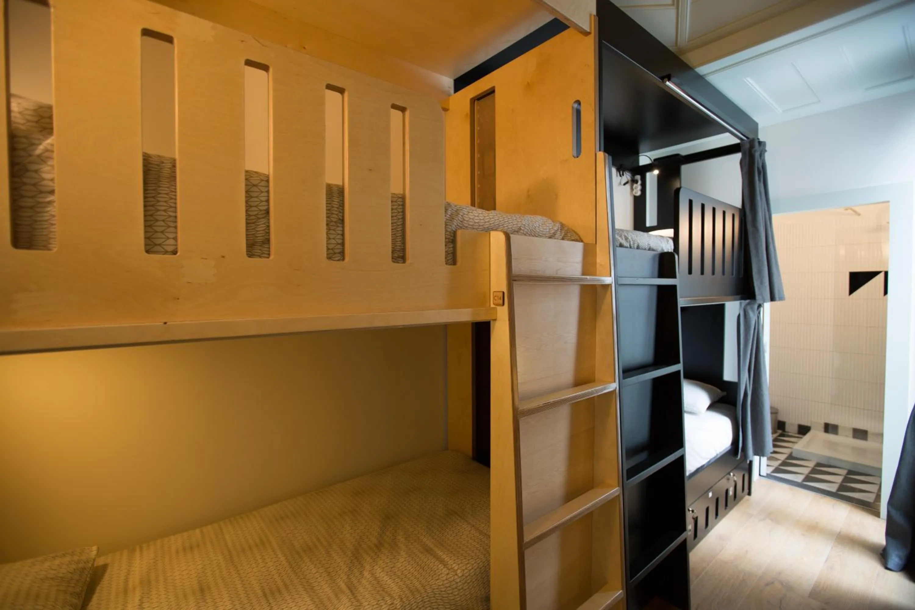 Bed in 4-Bed Male Dormitory Room in Douro Village