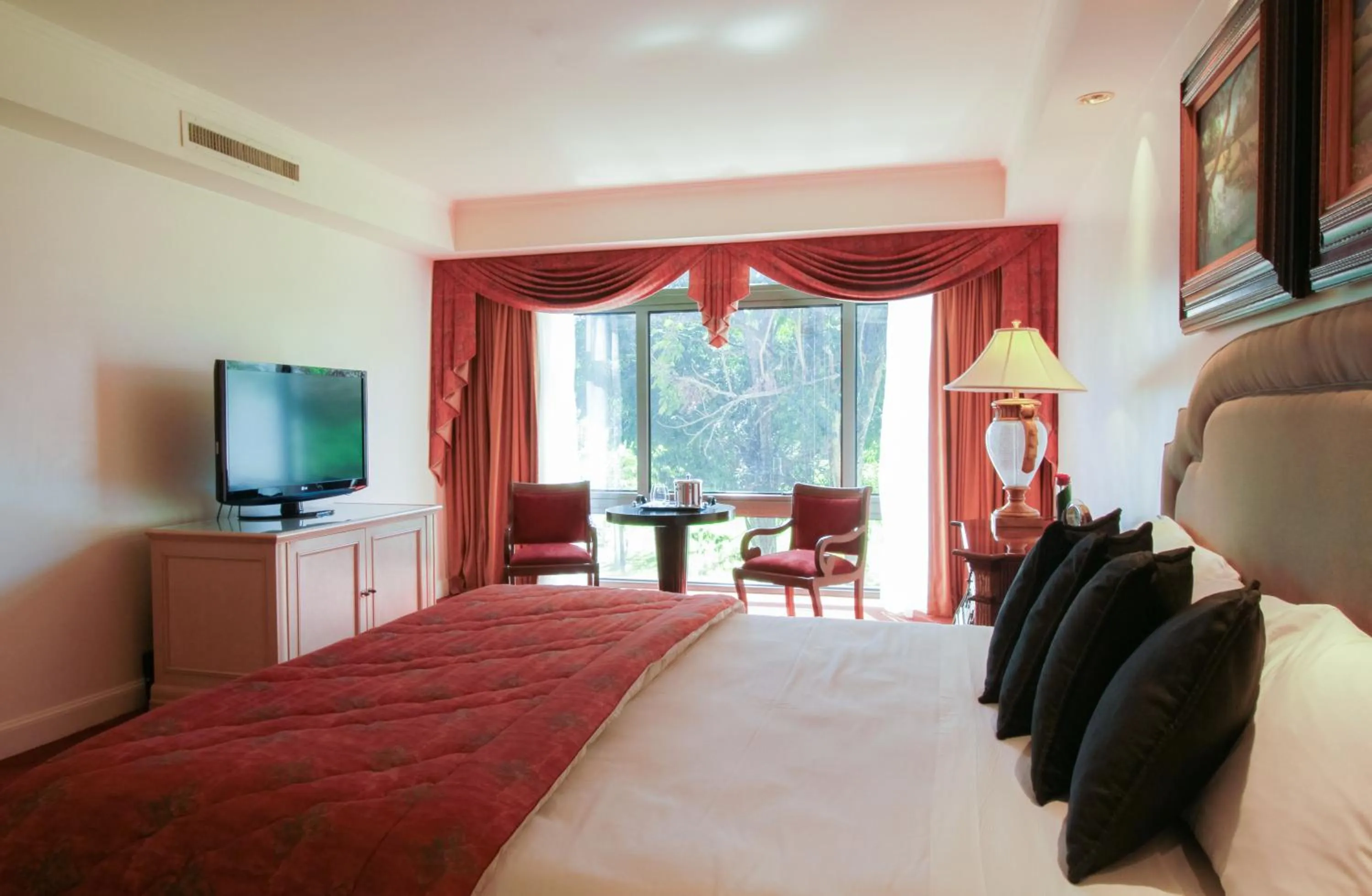 Bedroom, Bed in Iguazú Grand Resort Spa & Casino