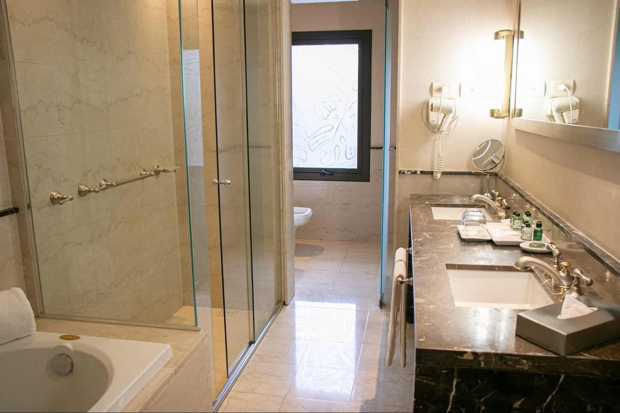 Shower in Iguazú Grand Resort Spa & Casino