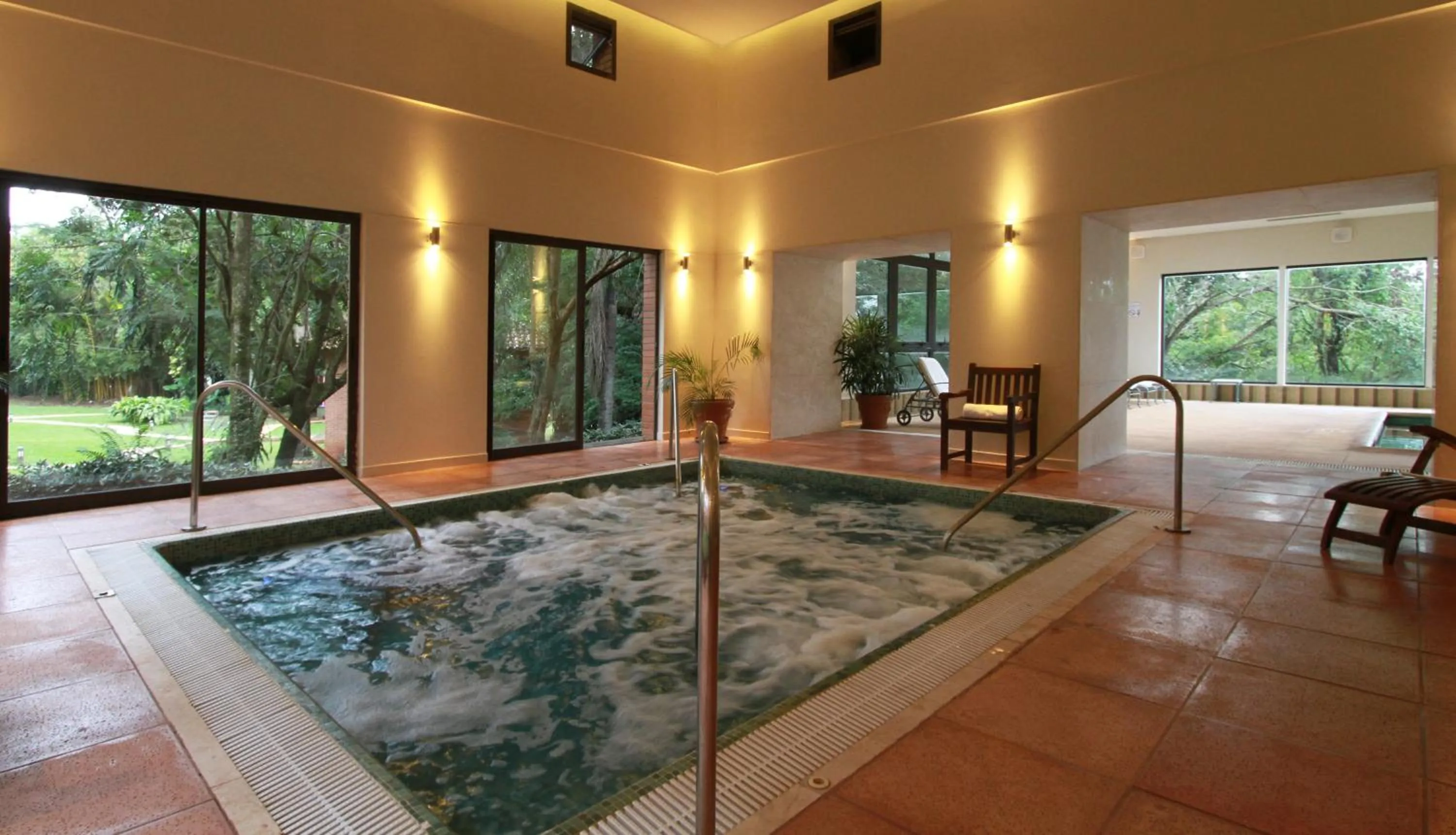 Hot Tub in Iguazú Grand Resort Spa & Casino