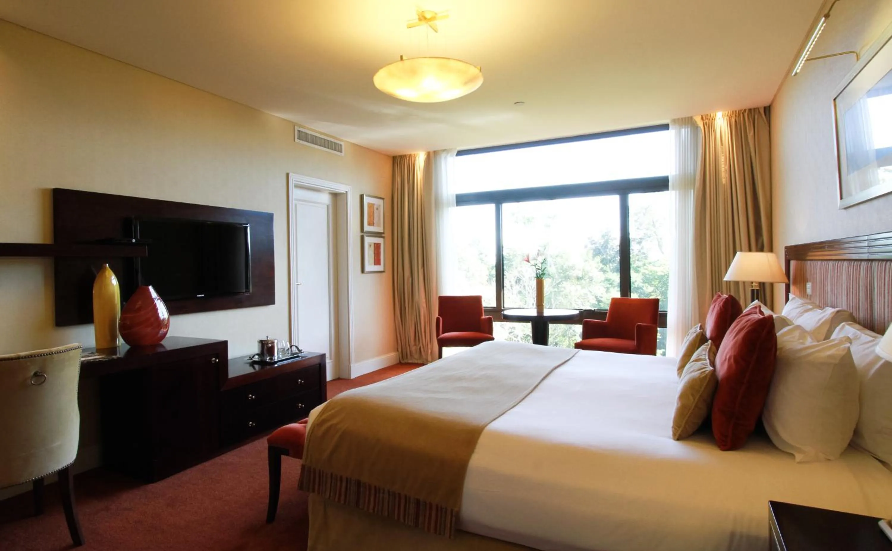 Bedroom, Bed in Iguazú Grand Resort Spa & Casino