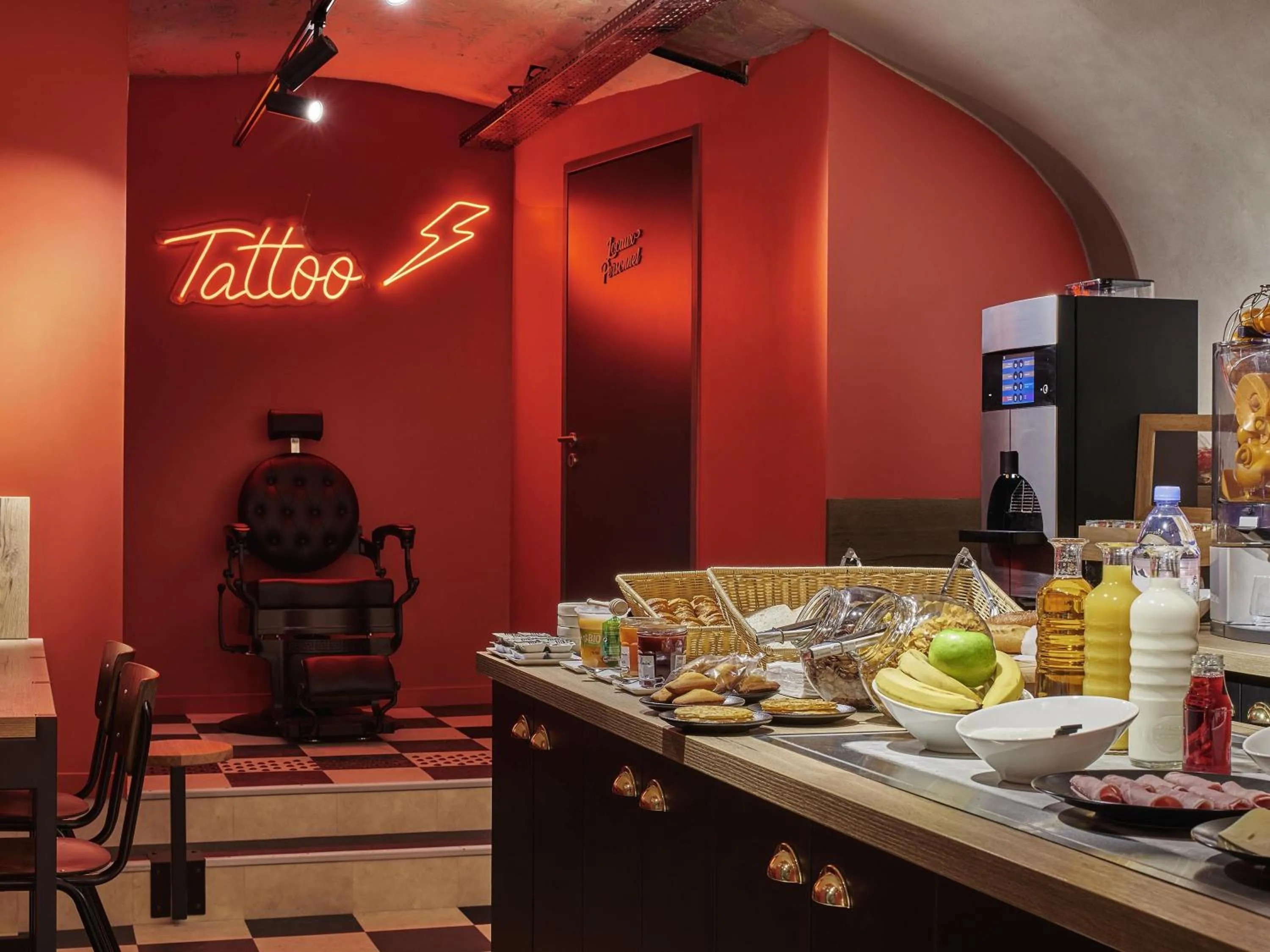 Breakfast in Ibis Styles Paris Gare de l'Est Magenta