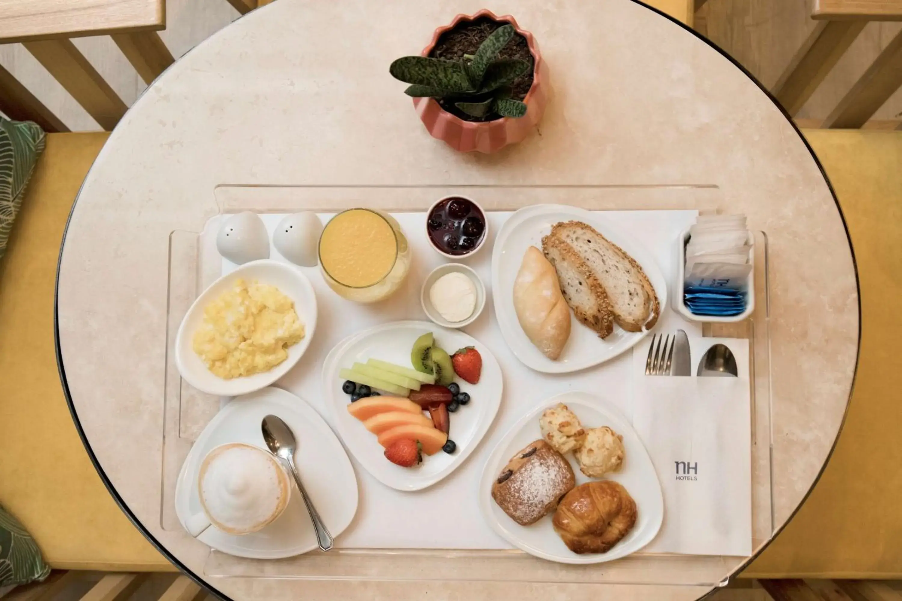 Restaurant/places to eat in NH Buenos Aires 9 de Julio Restaurant/places to eat in NH Buenos Aires 9 de Julio