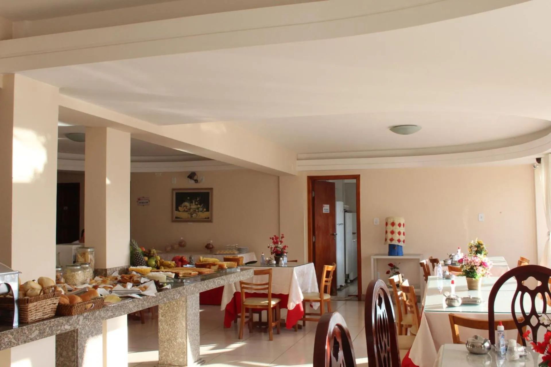 Restaurant/places to eat in Hotel Central