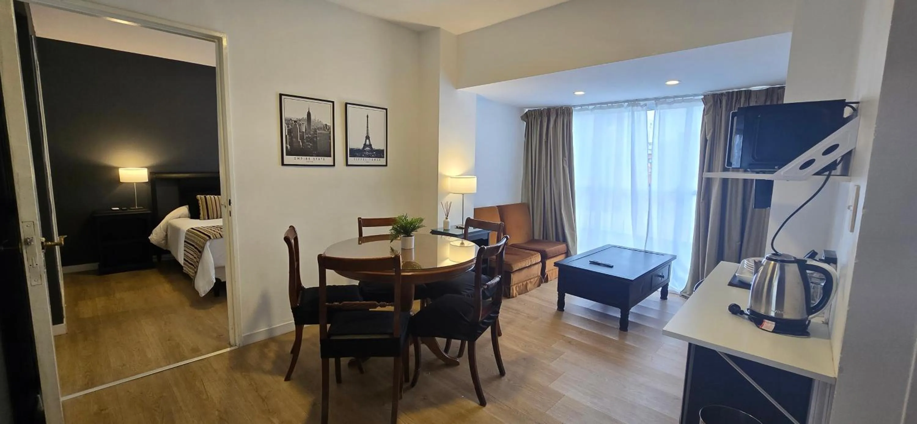 Photo of the whole room, Bed in Gran Hotel Buenos Aires