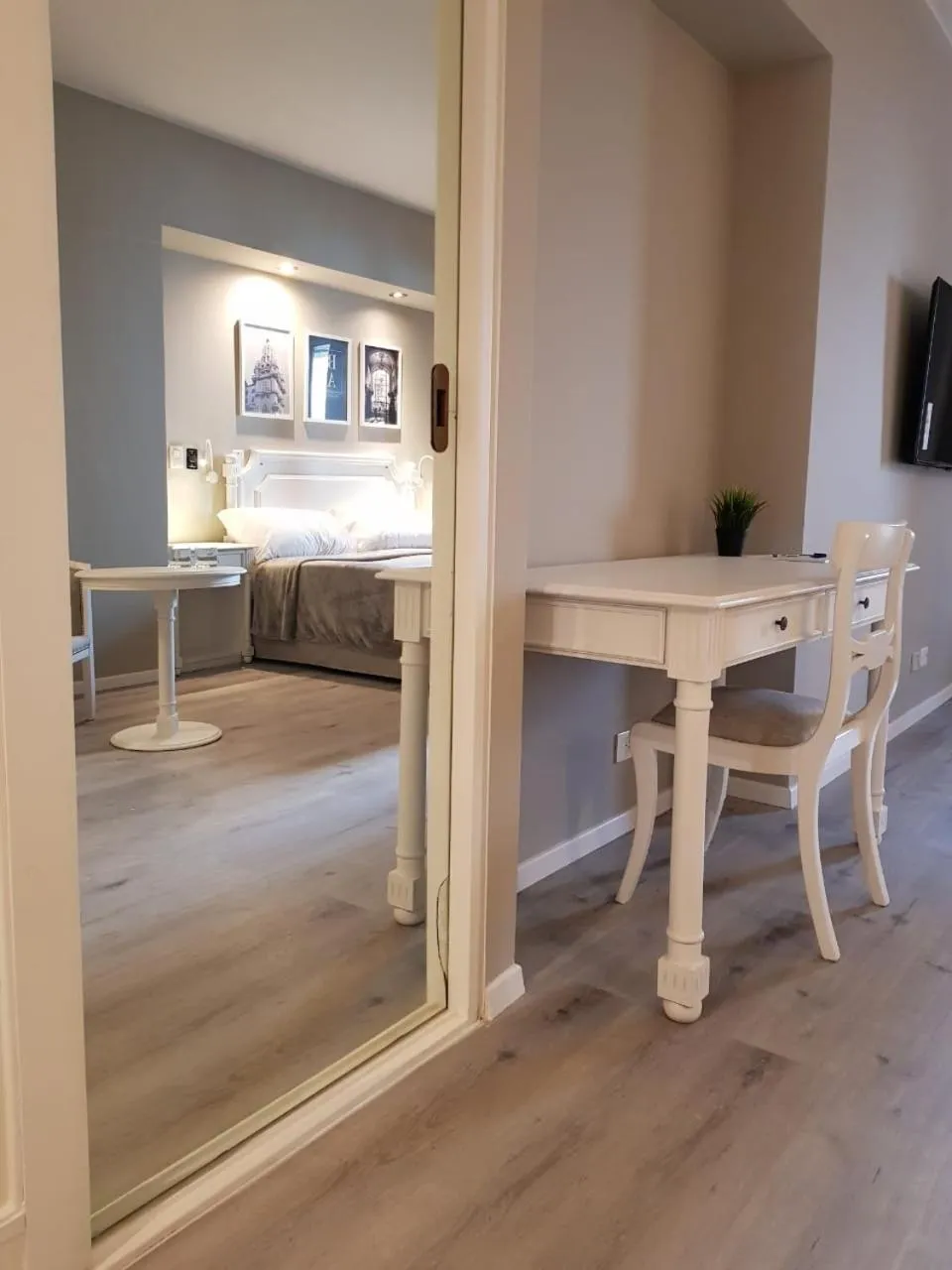 Photo of the whole room in Up América Plaza