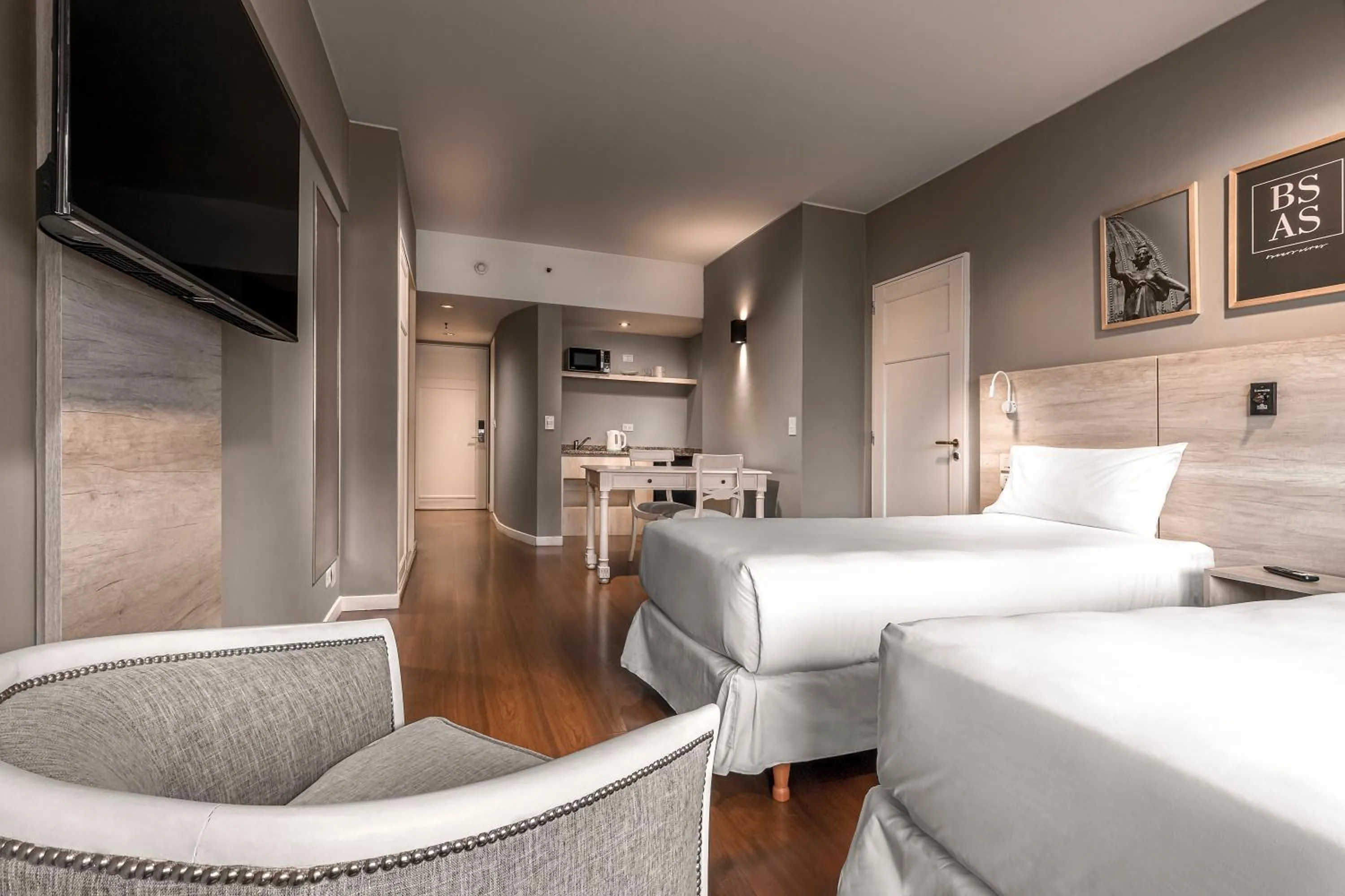 Photo of the whole room, Bed in Up América Plaza