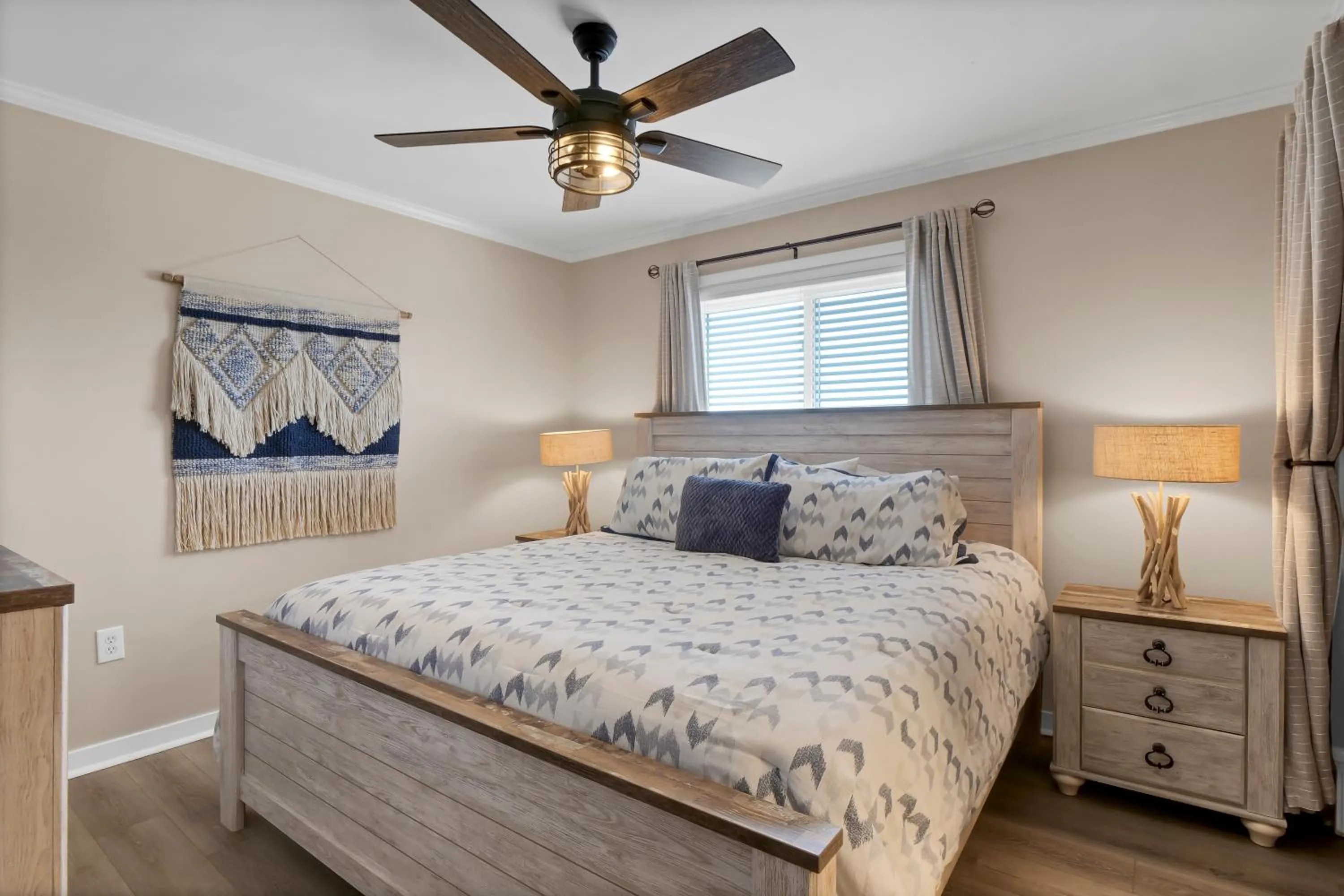 Bed in Sandpeddler Inn and Suites