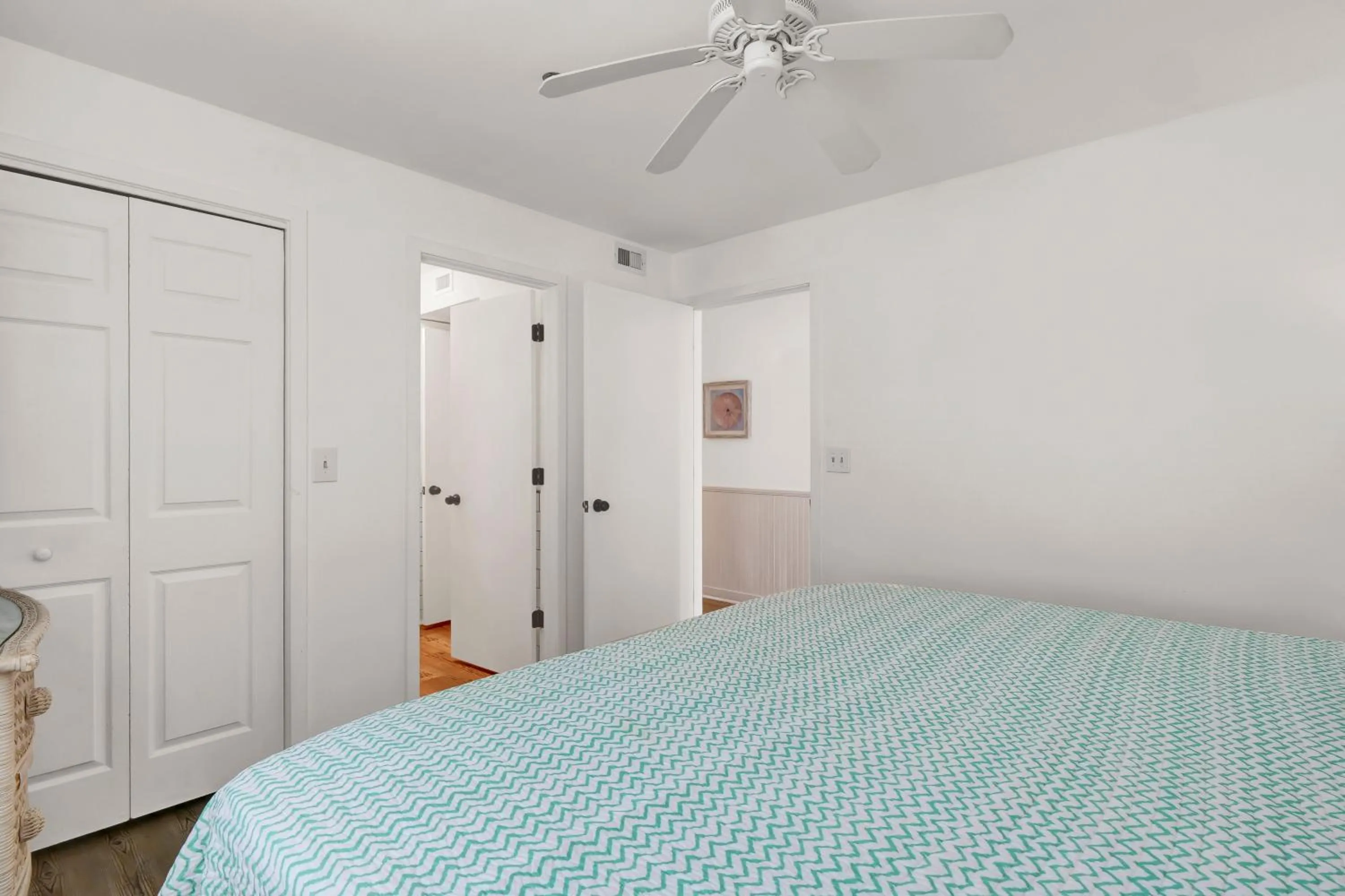 Bedroom, Bed in Sandpeddler Inn and Suites