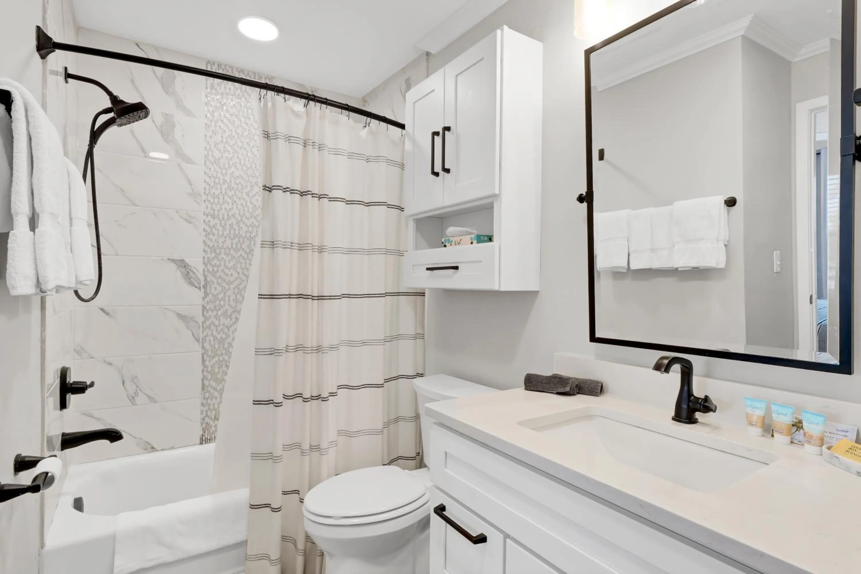 Shower in Sandpeddler Inn and Suites