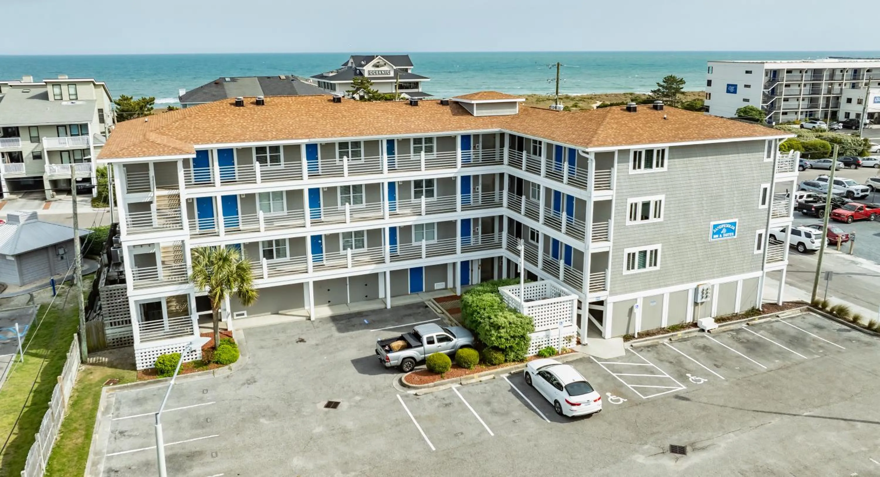 Property building in Sandpeddler Inn and Suites