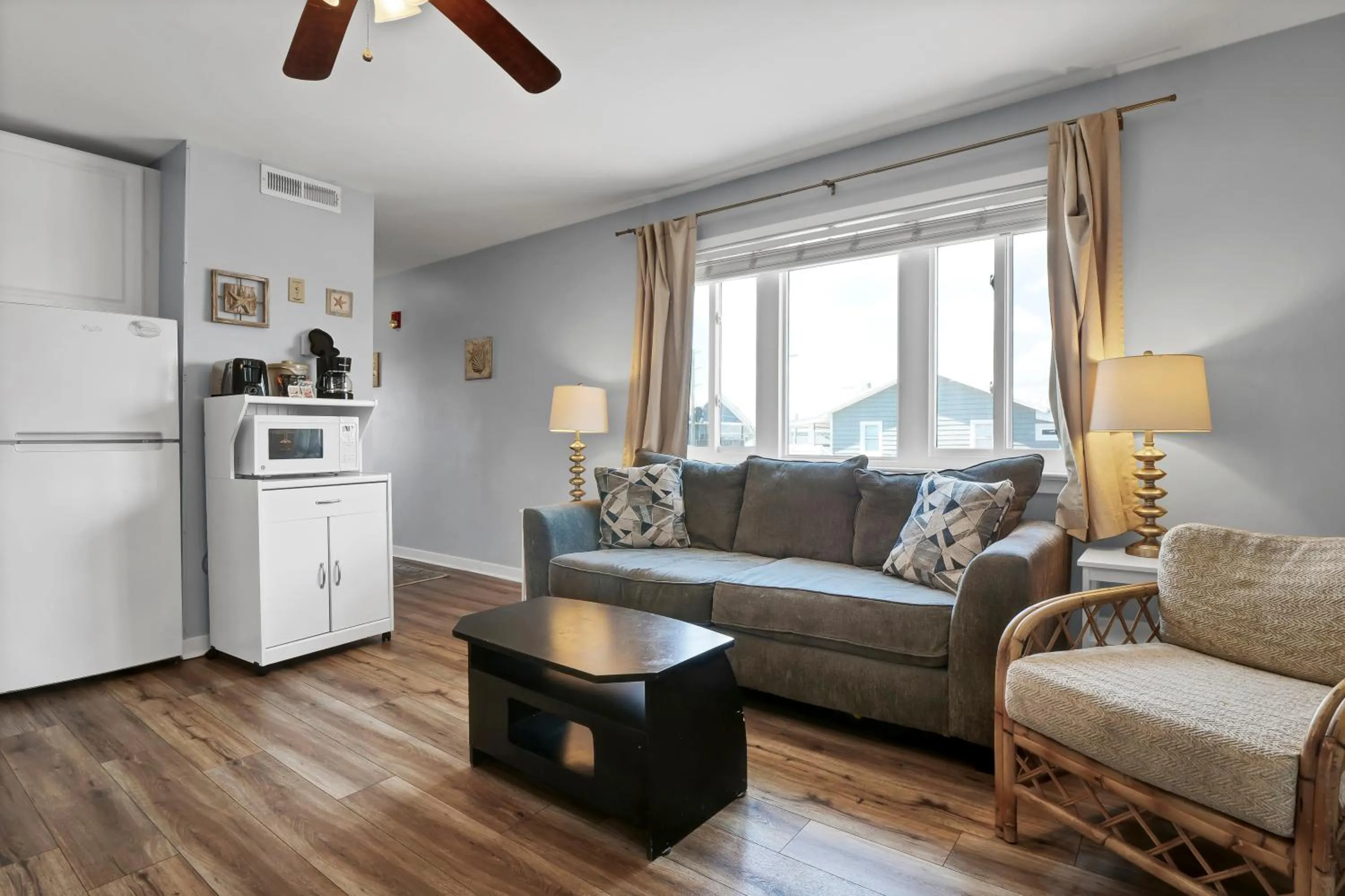 Living room in Sandpeddler Inn and Suites