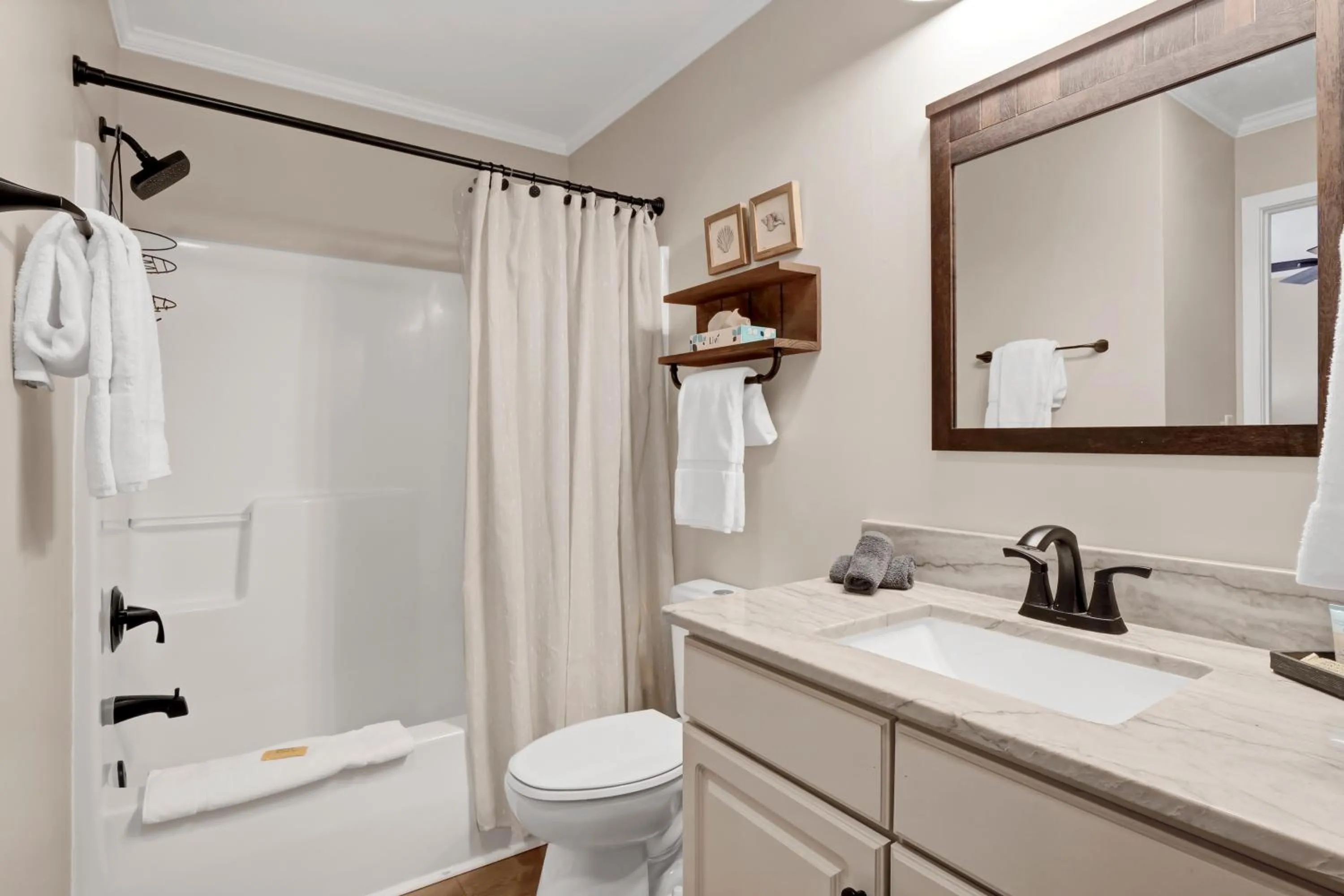 Shower in Sandpeddler Inn and Suites