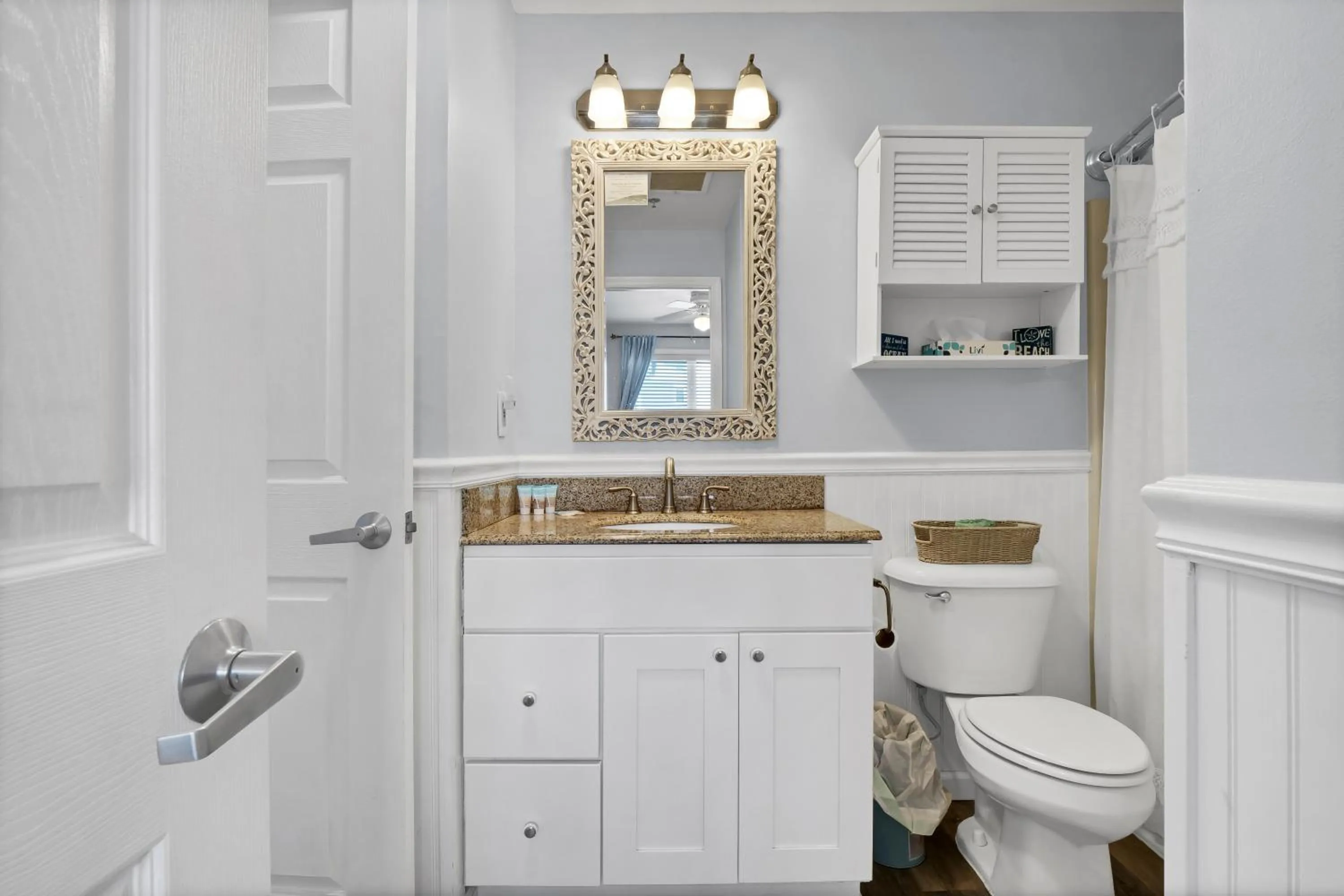 Bathroom in Sandpeddler Inn and Suites