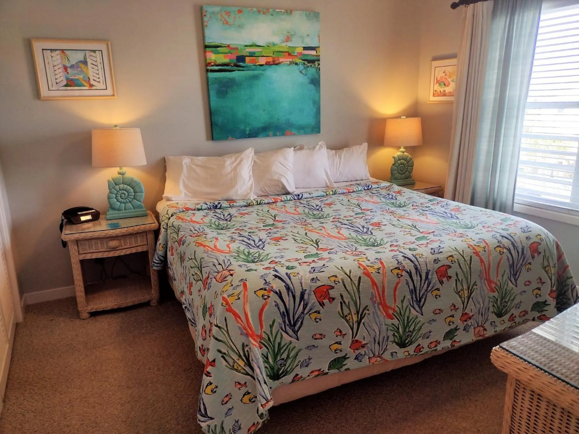 Bed in Sandpeddler Inn and Suites
