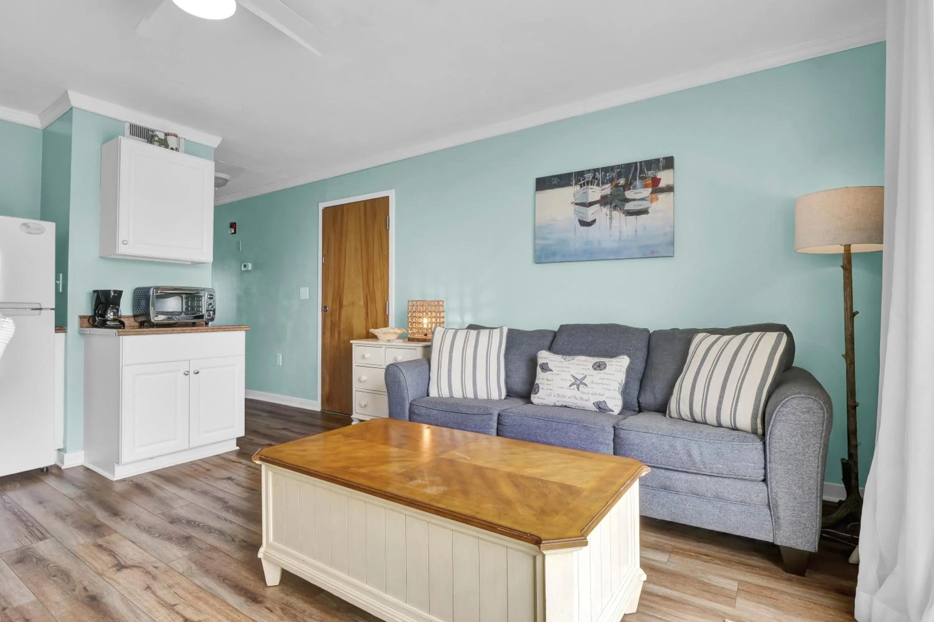 Living room in Sandpeddler Inn and Suites