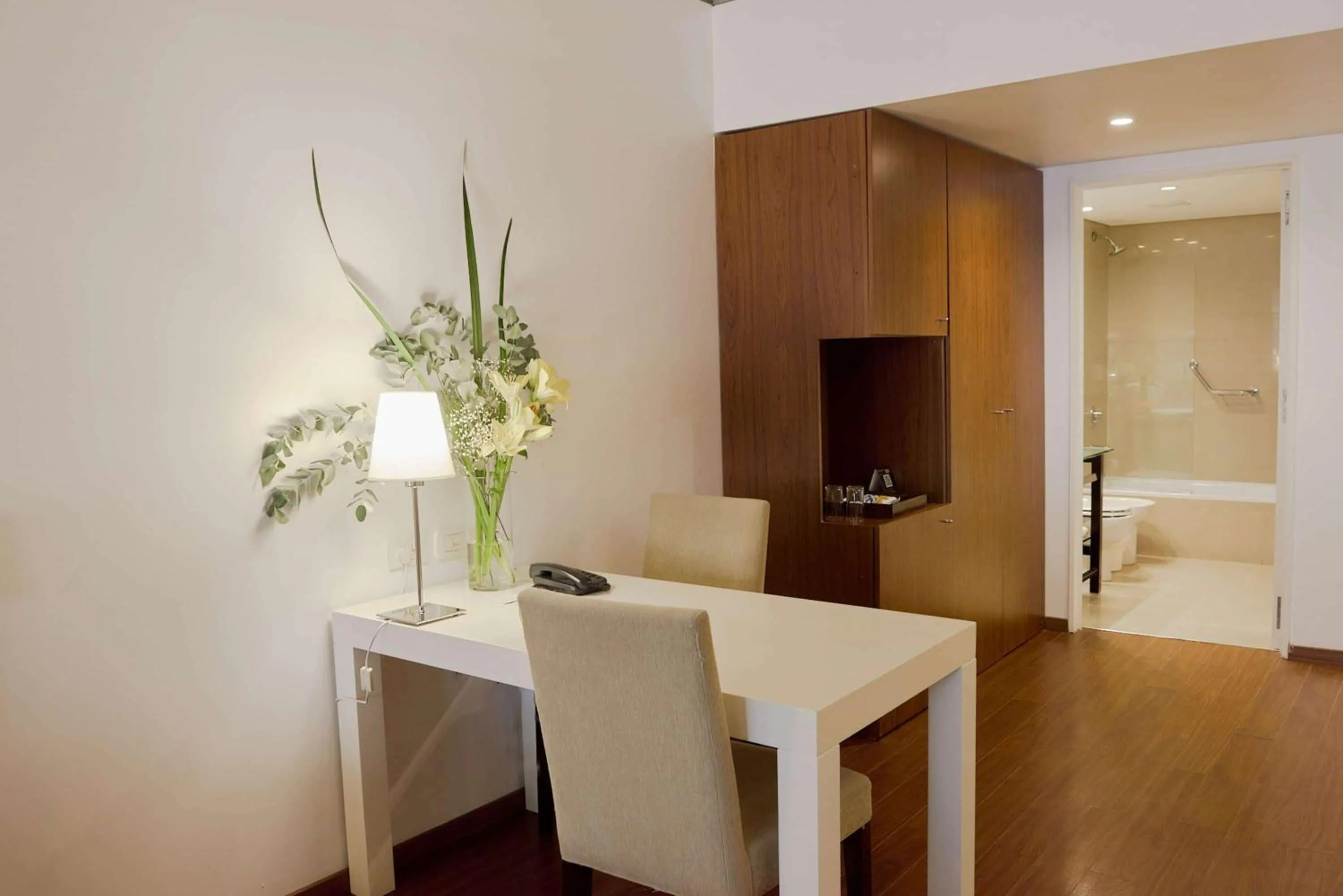 Photo of the whole room in Dazzler by Wyndham Buenos Aires Maipu