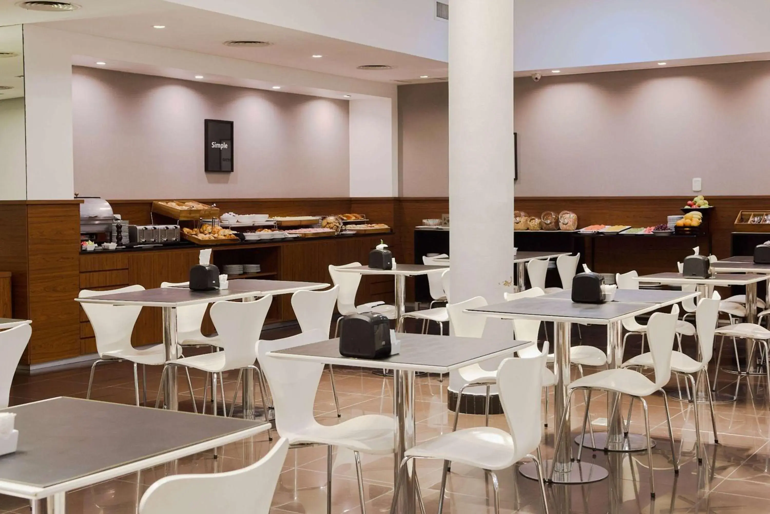 Restaurant/places to eat in Dazzler by Wyndham Buenos Aires Maipu Restaurant/places to eat in Dazzler by Wyndham Buenos Aires Maipu