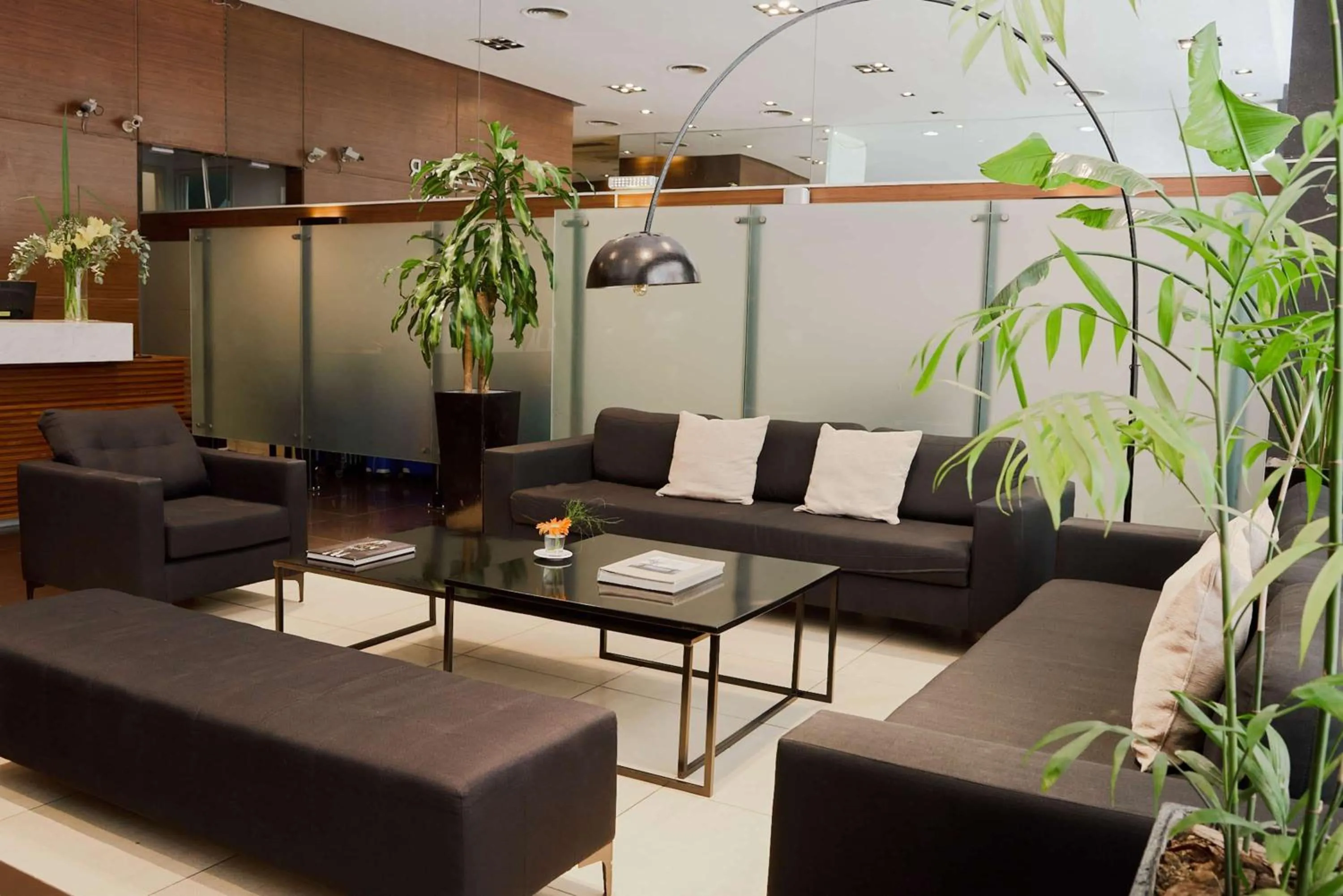 Lobby or reception in Dazzler by Wyndham Buenos Aires Maipu