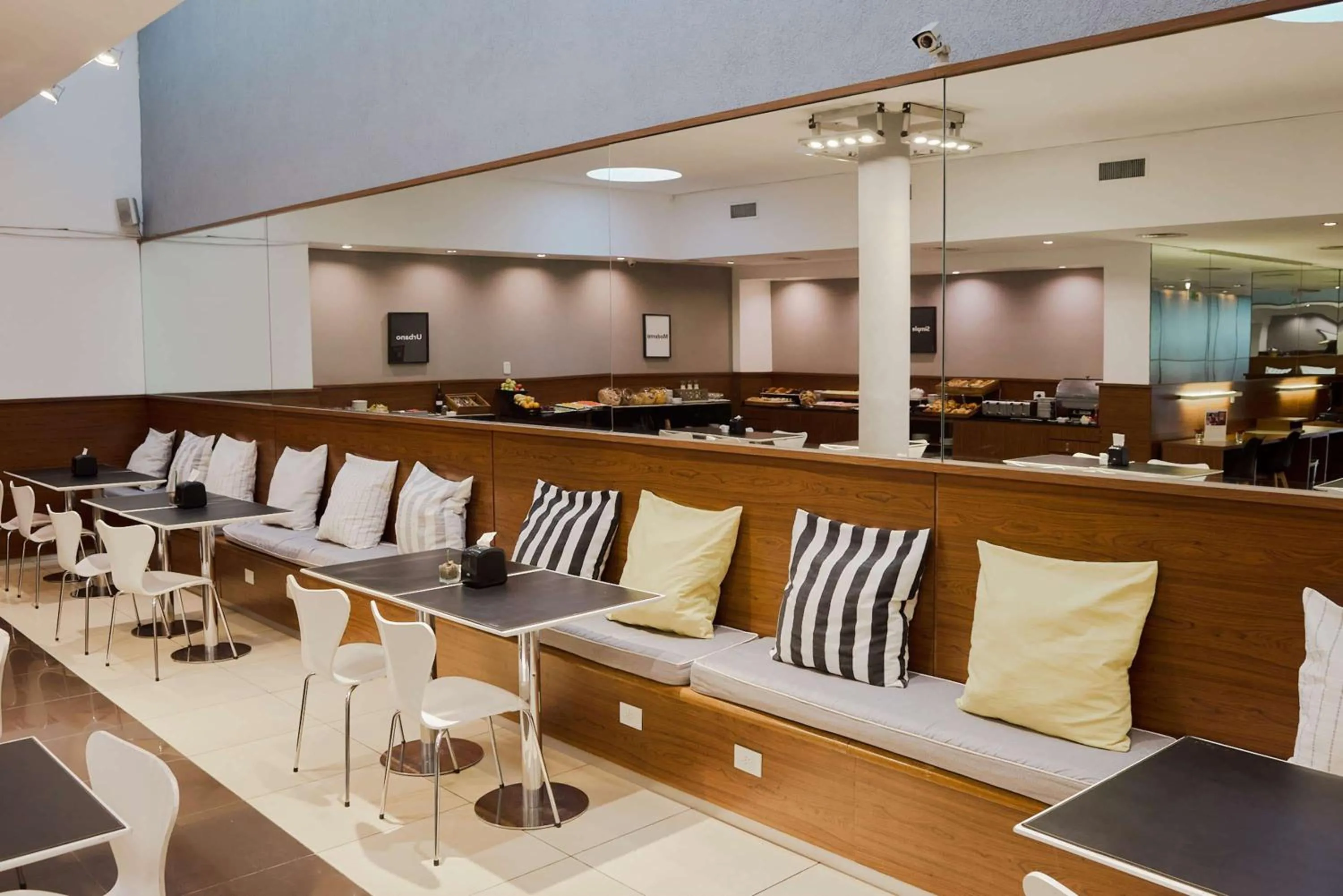 Restaurant/places to eat in Dazzler by Wyndham Buenos Aires Maipu