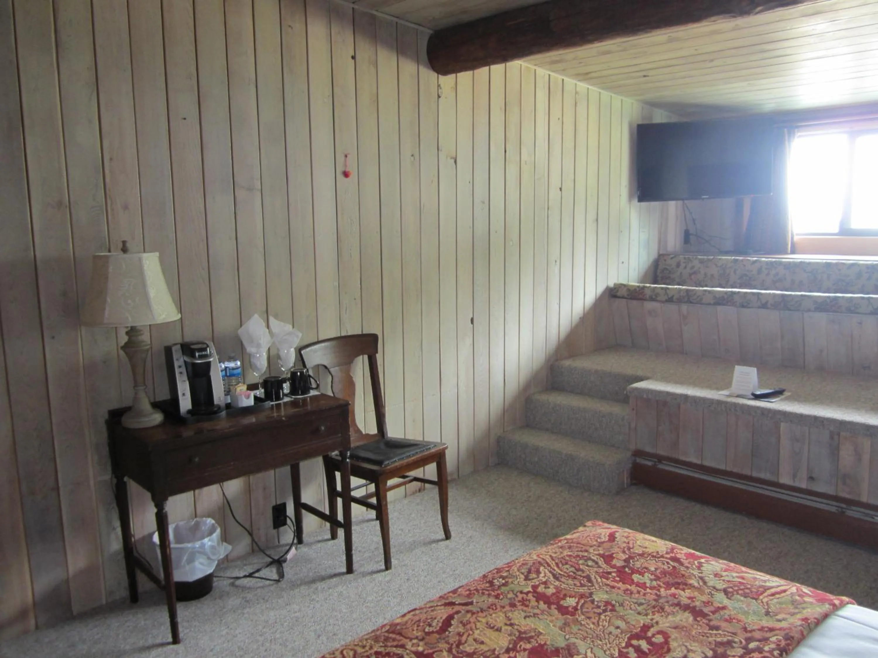 Bed in The Surf Lodge and Pub