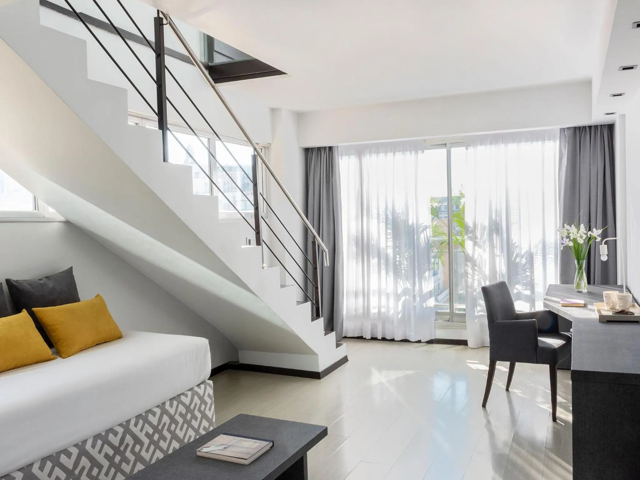 Bed in HTL City Baires