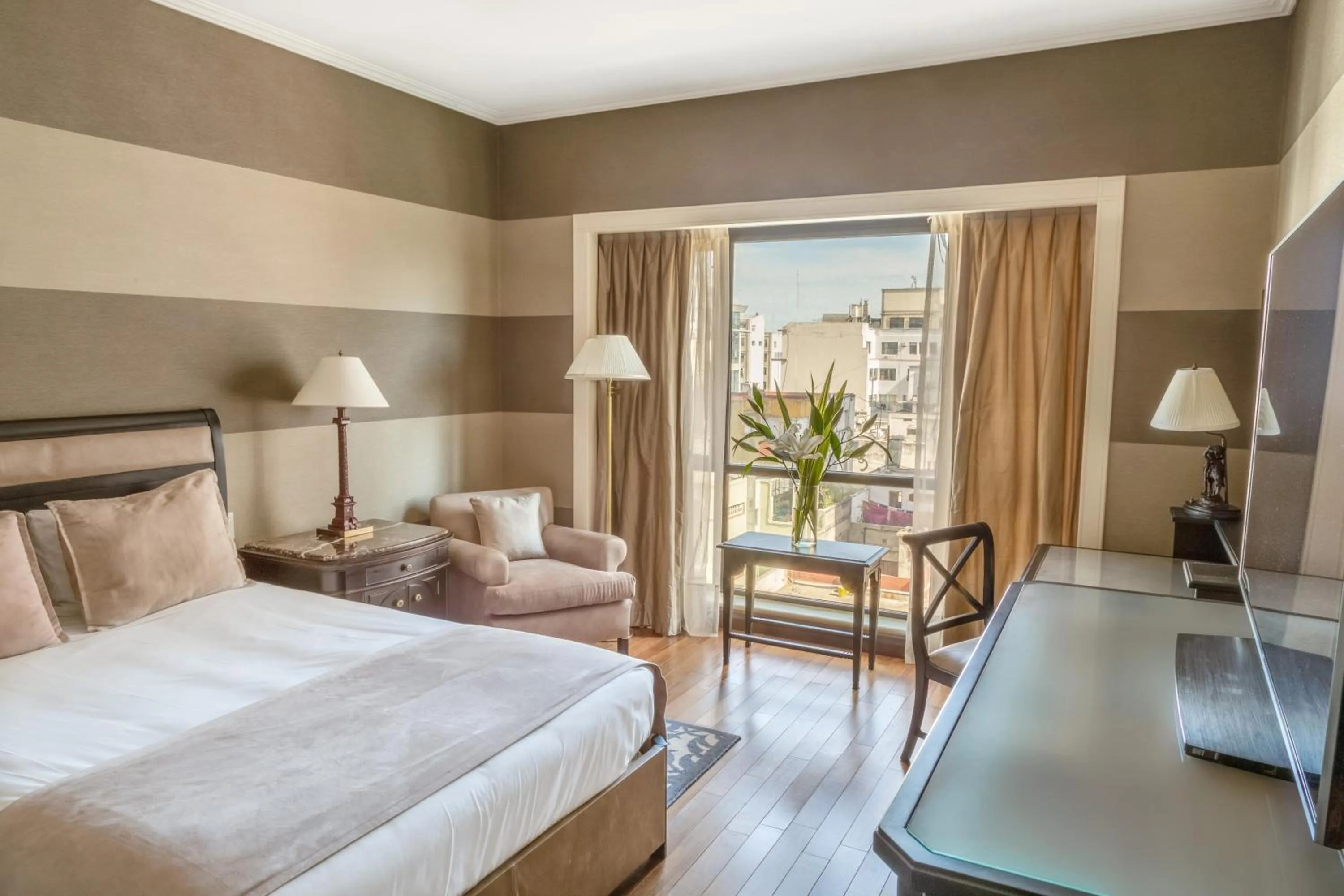 Photo of the whole room, Bed in InterContinental Buenos Aires by IHG