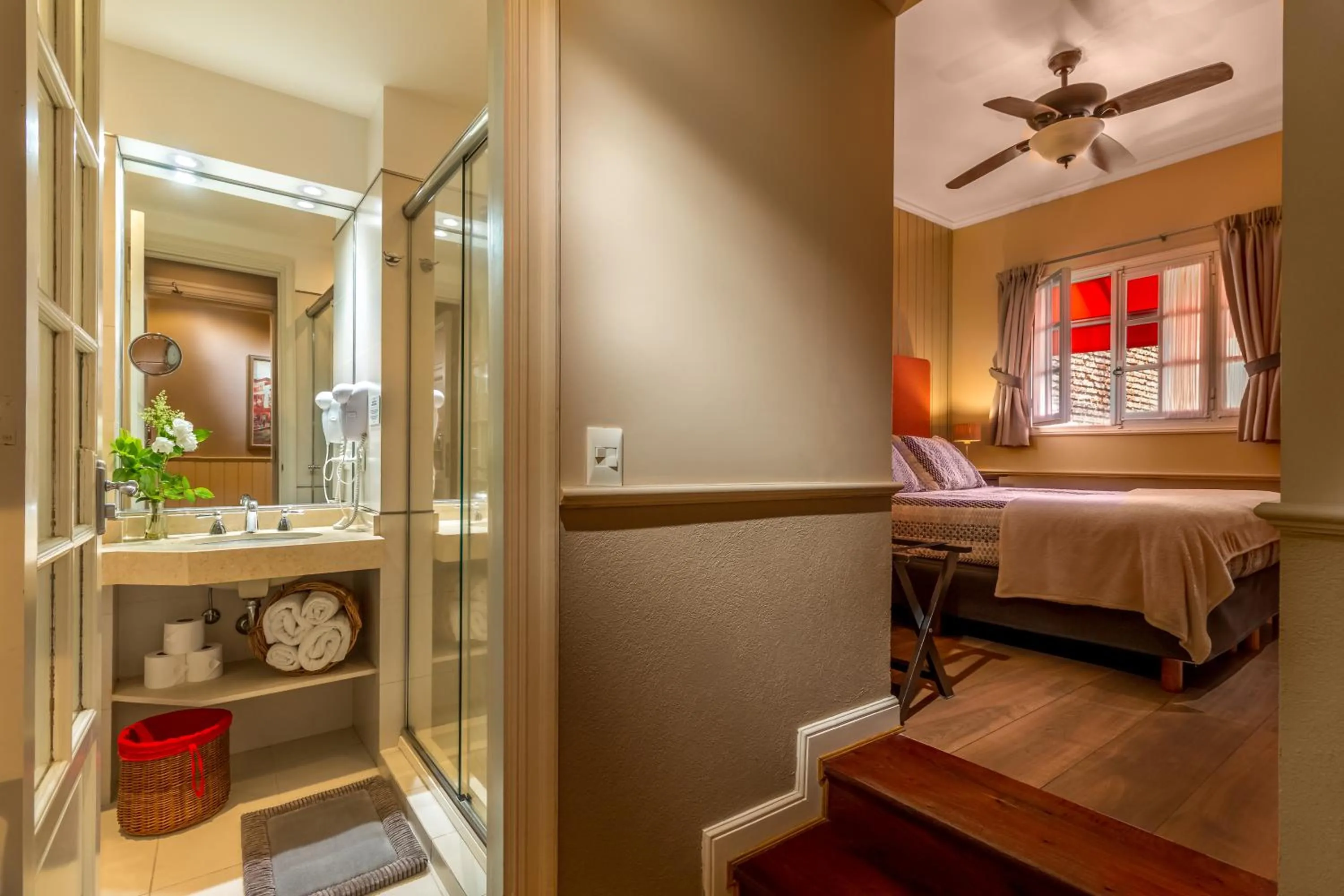 Shower, Bed in Duque Hotel Boutique & Spa