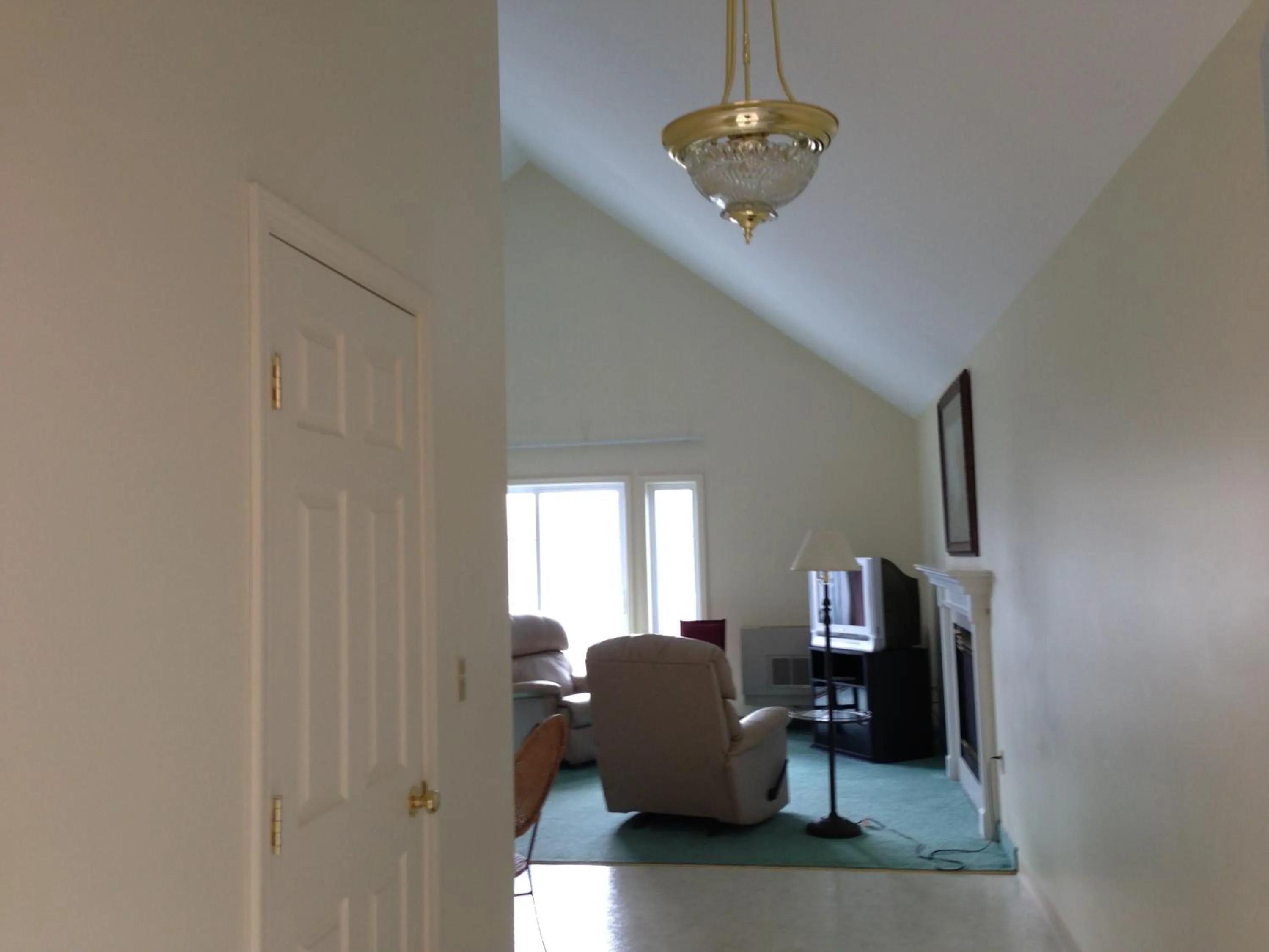 Day in The Falls Motel