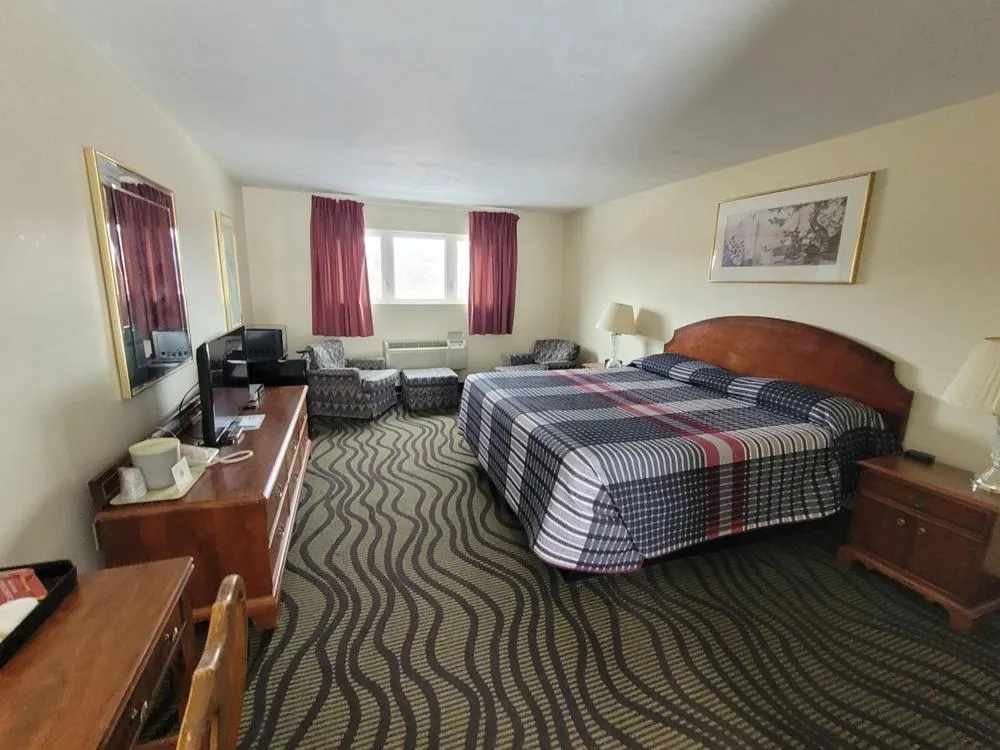 Bedroom, Bed in The Falls Motel - 2 Mi to " Watkins Glen State Park, Seneca Lake " AND 4 Mi to Watkins Glen International Track " The Glen "