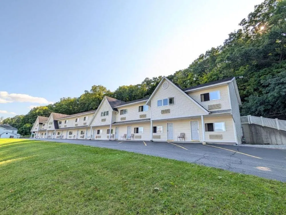 Property building in The Falls Motel - 2 Mi to " Watkins Glen State Park, Seneca Lake " AND 4 Mi to Watkins Glen International Track " The Glen "
