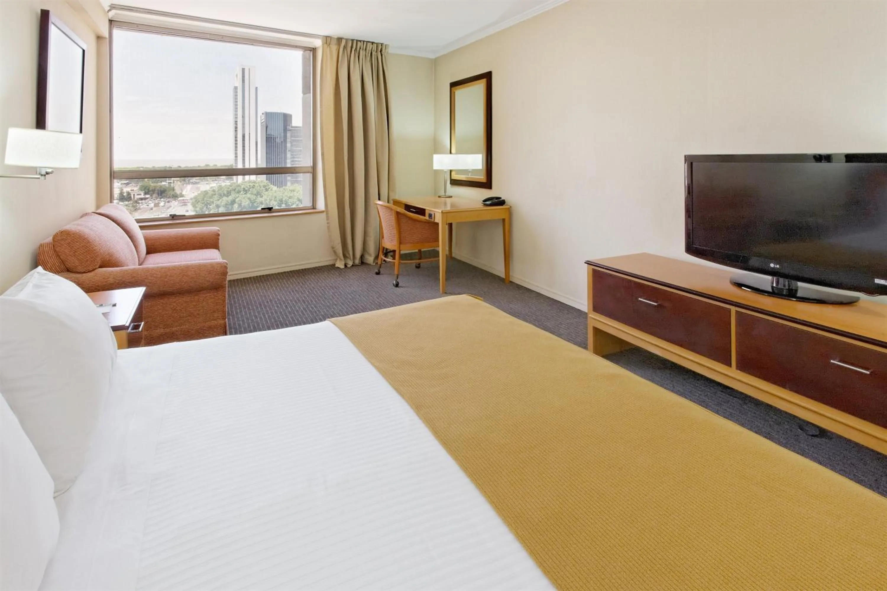 Photo of the whole room, Bed in Holiday Inn Express Puerto Madero by IHG
