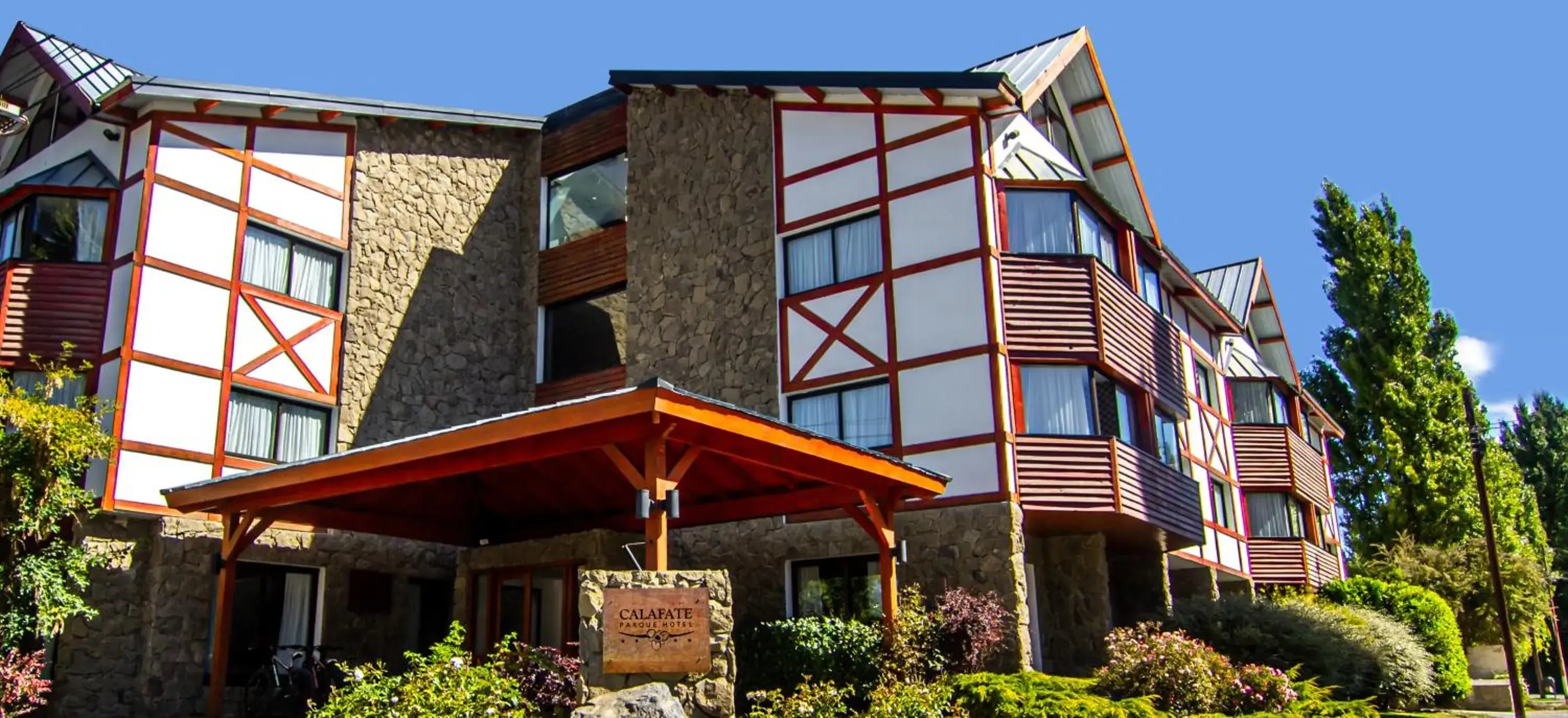 Property building in Calafate Parque Hotel Property building in Calafate Parque Hotel