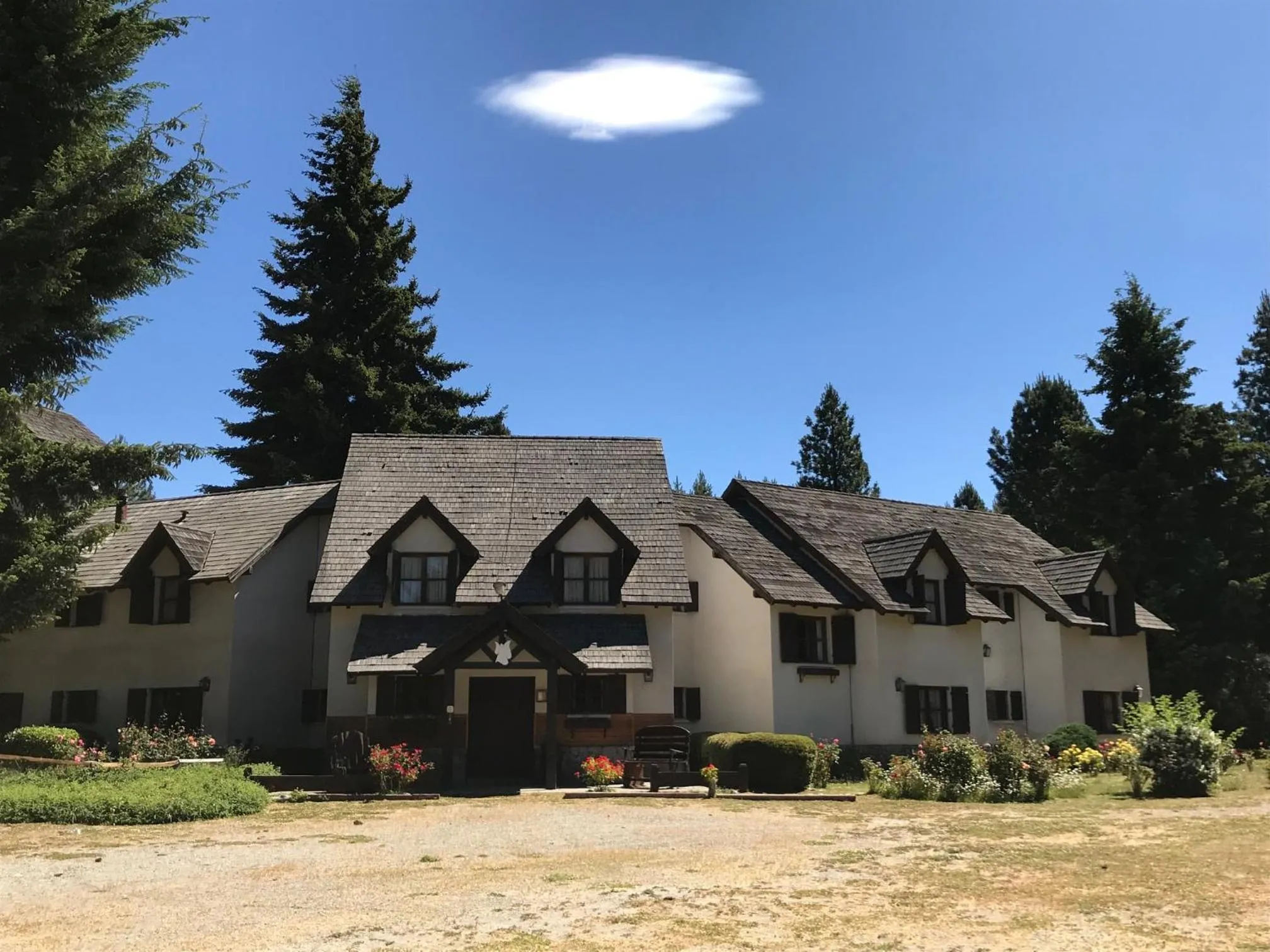 Facade/entrance in Posada del Angel