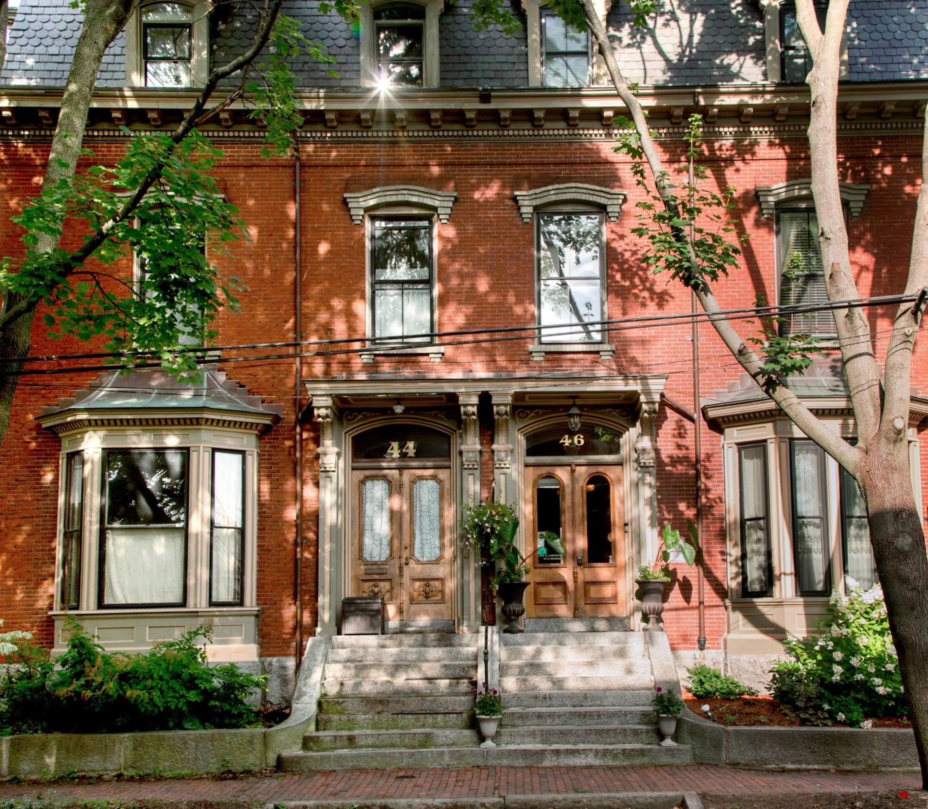 Property building in Blind Tiger Portland - Carleton Street Guest House