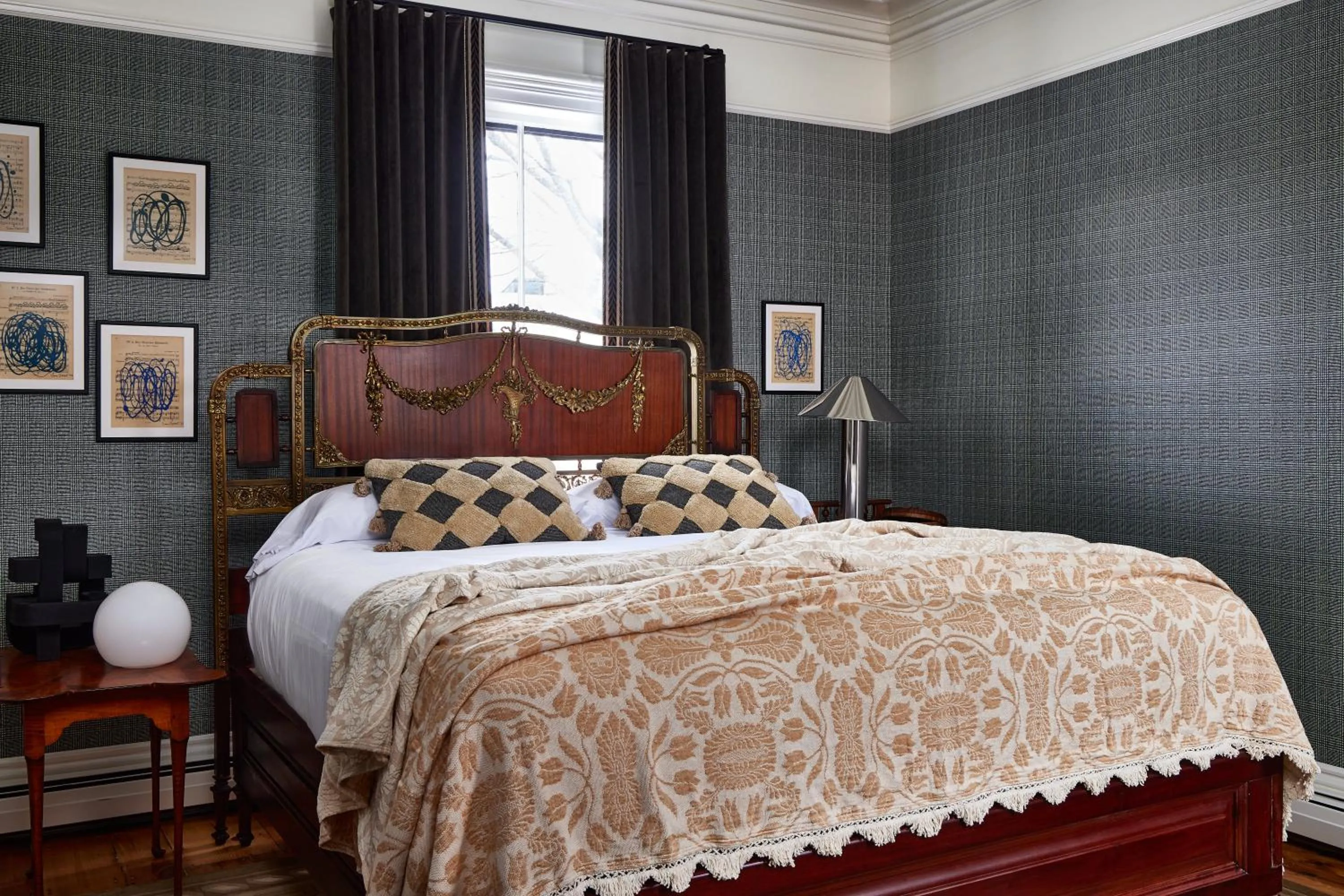 Bed in Blind Tiger Portland - Carleton Street Guest House