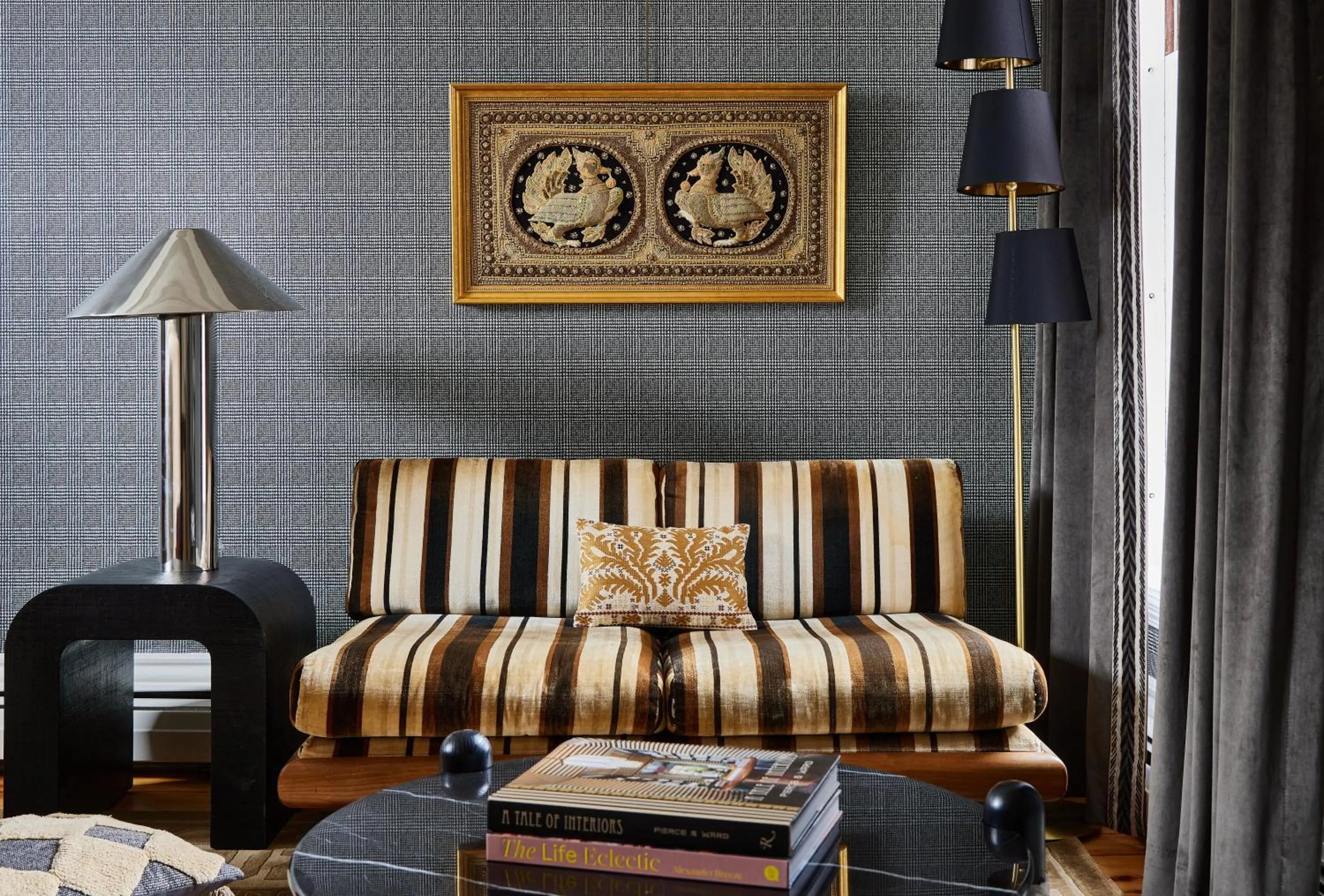 Seating area in Blind Tiger Portland - Carleton Street Guest House