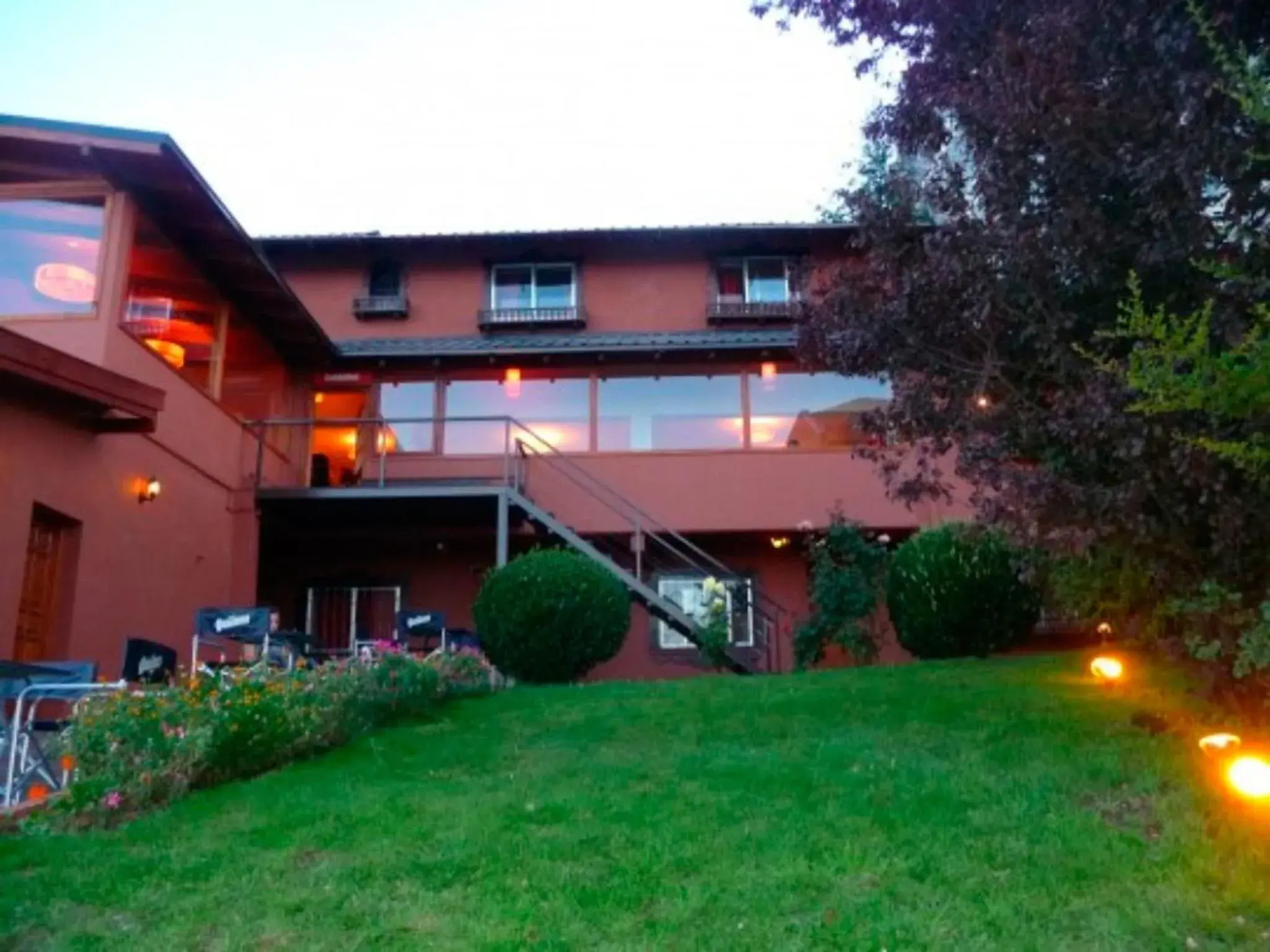 Facade/entrance in Hostel Inn Bariloche Facade/entrance in Hostel Inn Bariloche
