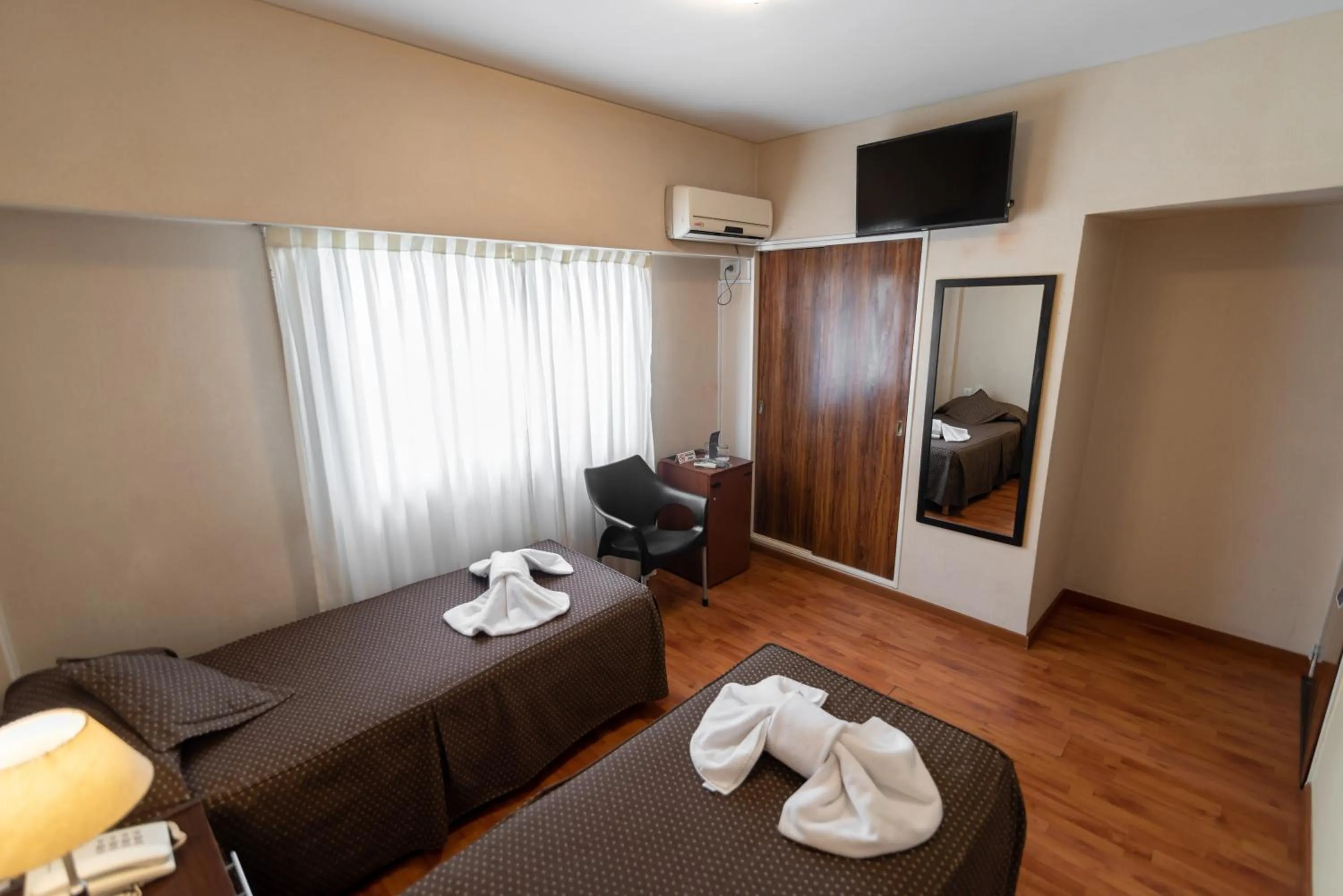 Photo of the whole room, Bed in Viasui Hotel