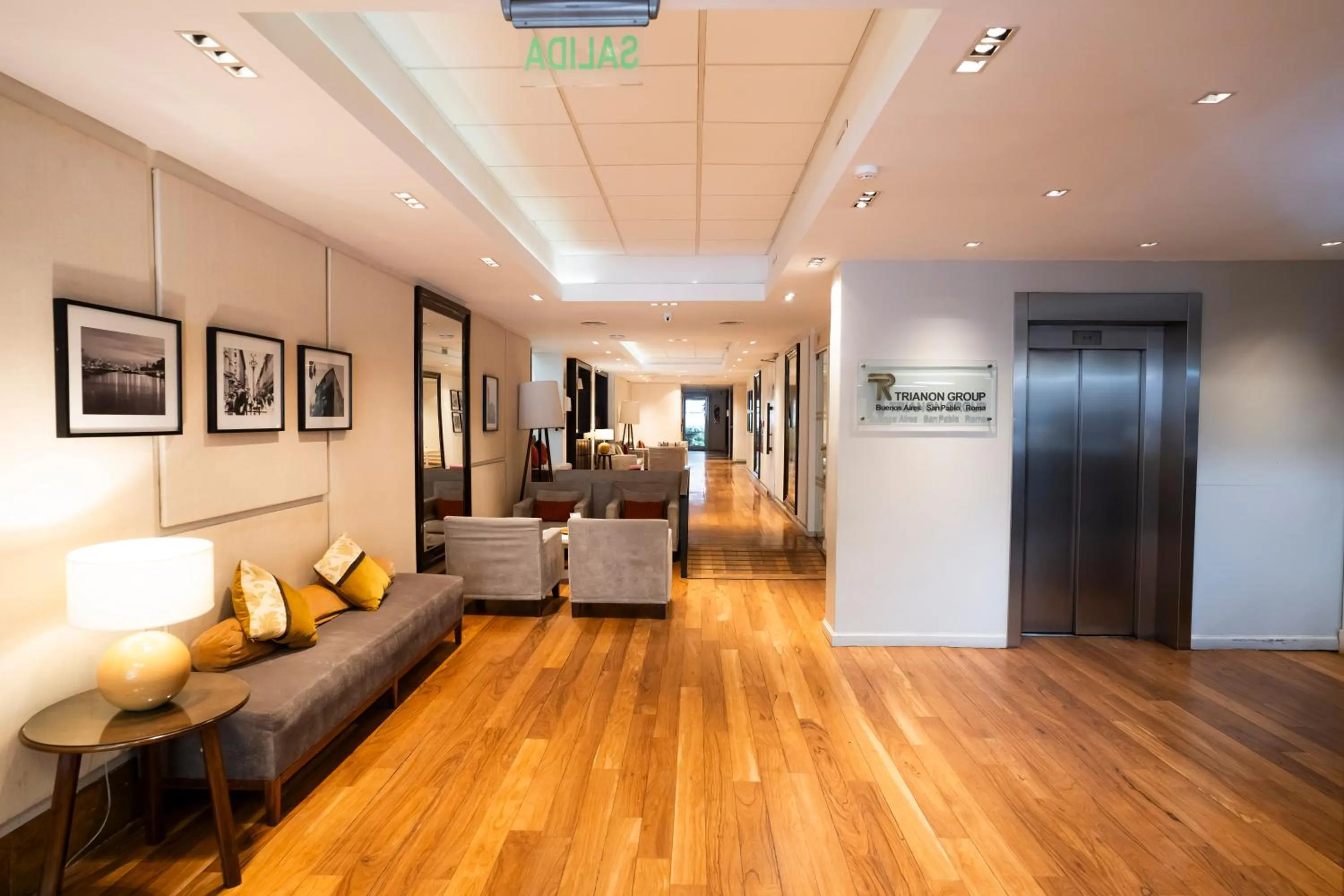 Facade/entrance in Aparthotel Trianon Recoleta