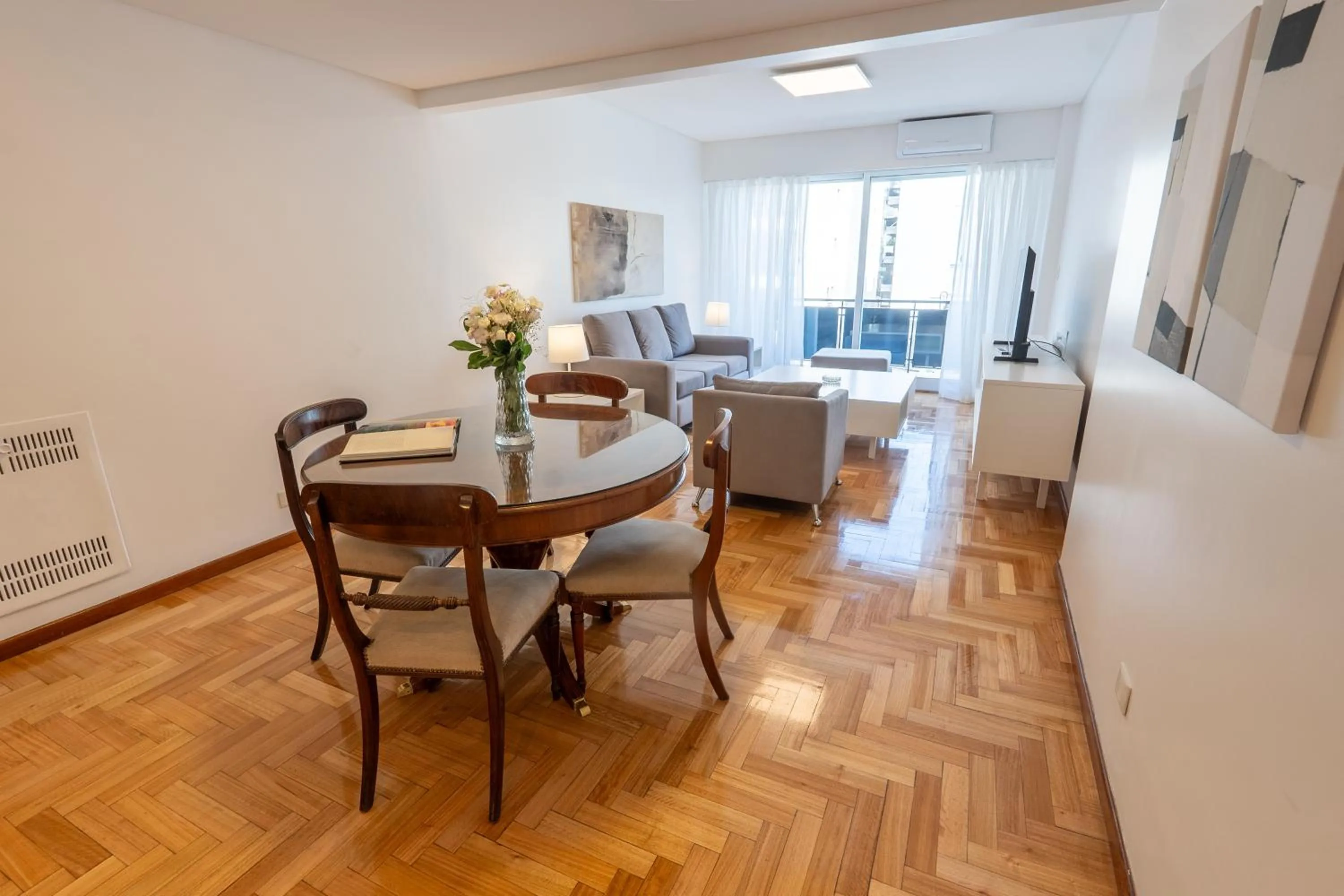 TV and multimedia in Aparthotel Trianon Recoleta